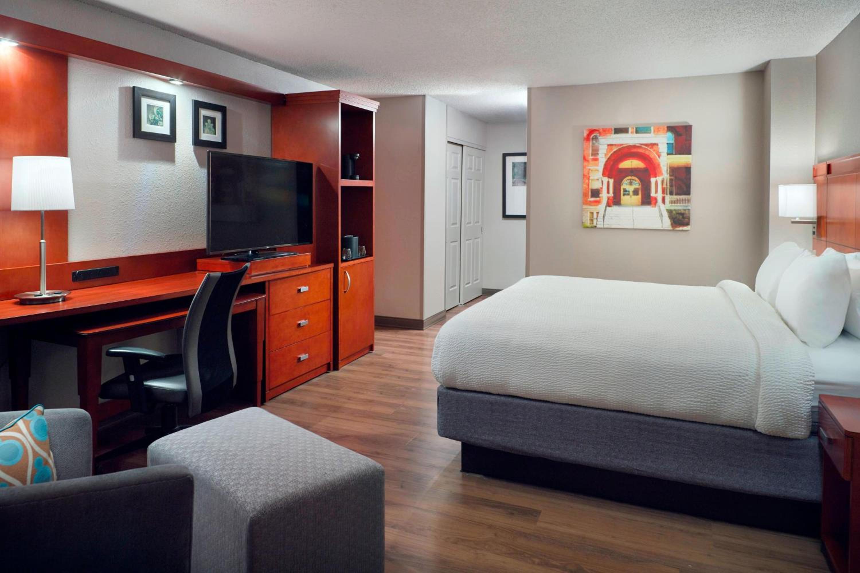 King Suite with Sofa Bed - Photo 3
