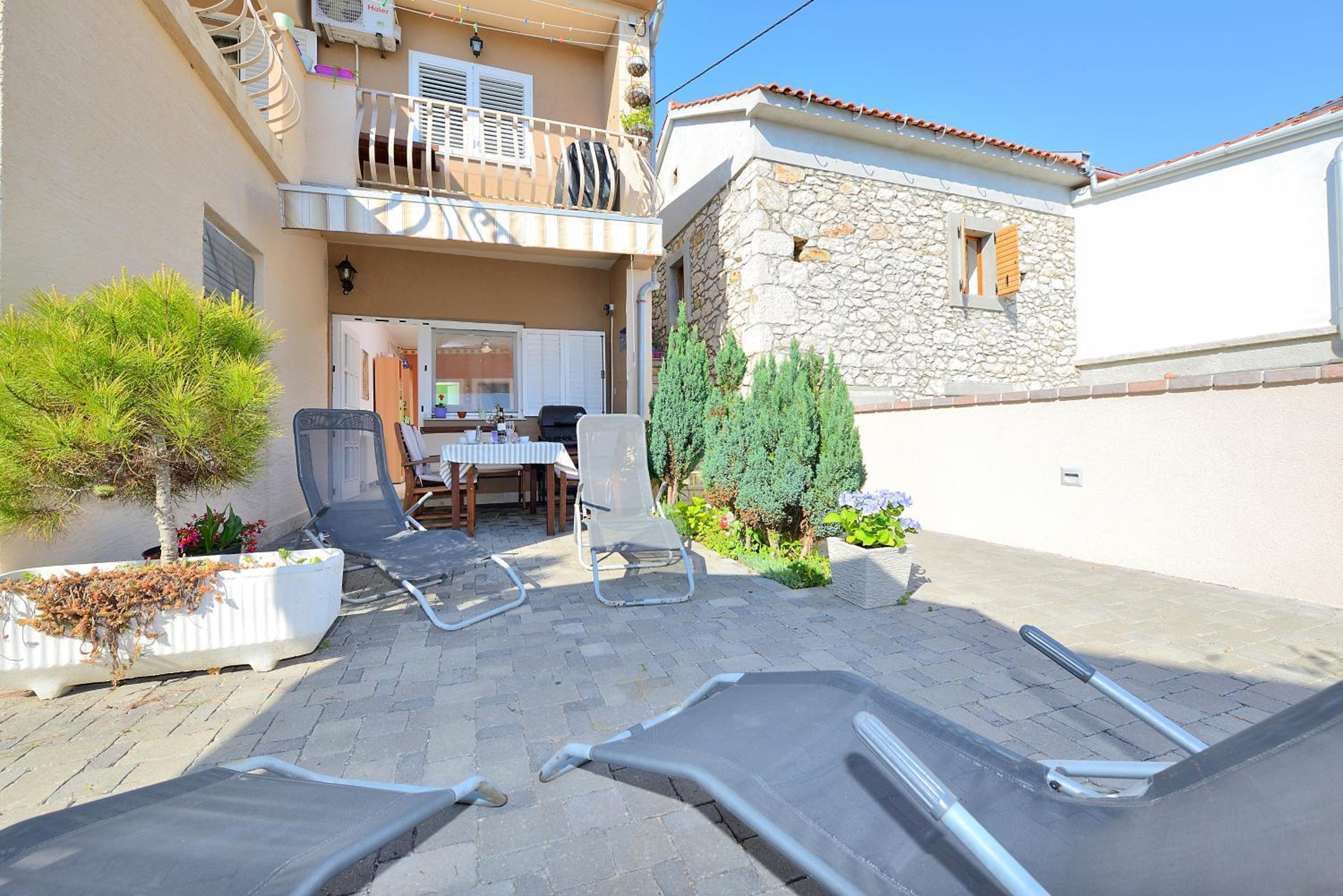 Studio with Garden View - Photo 13
