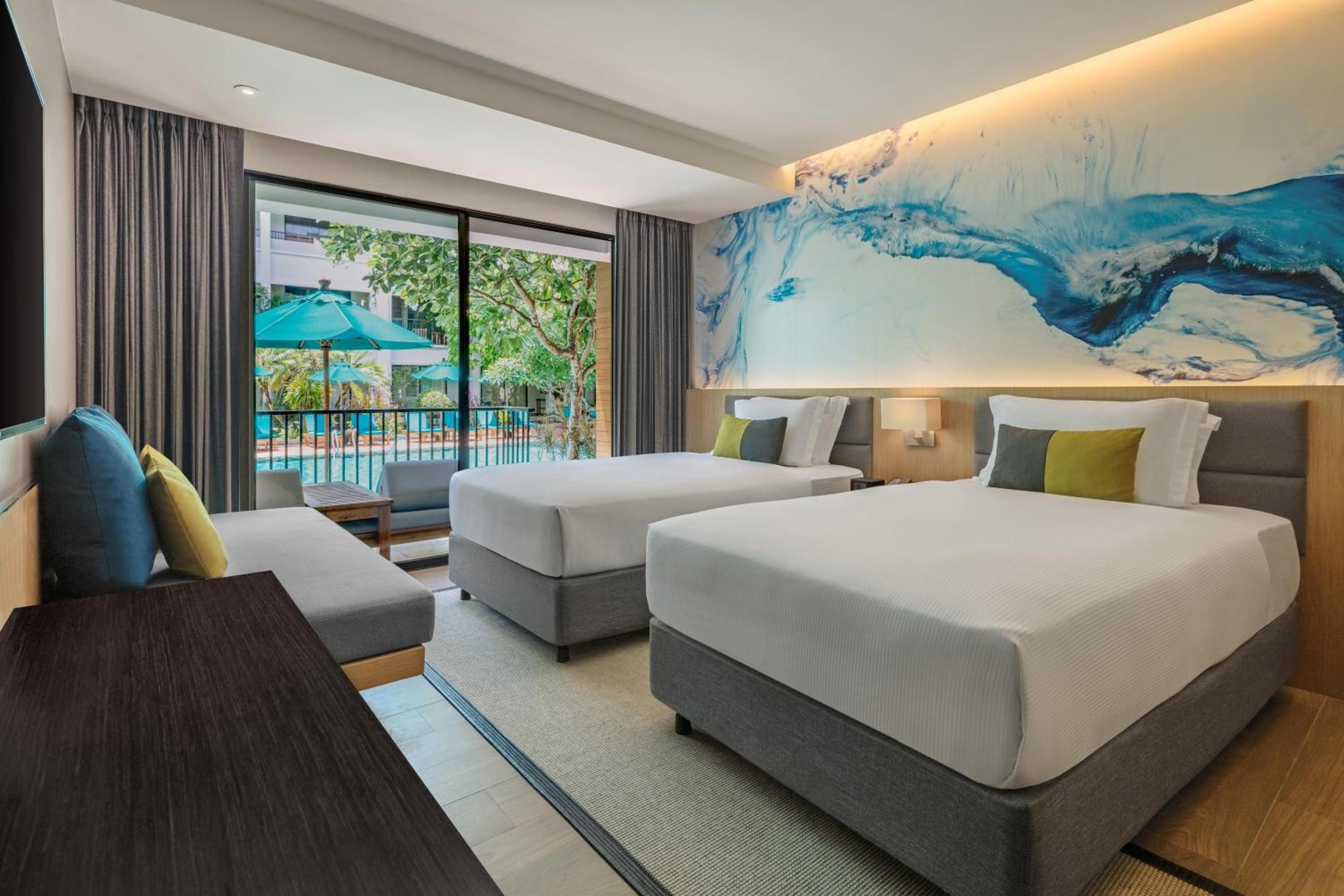 Premium Twin Room - Pool Side - Photo 3