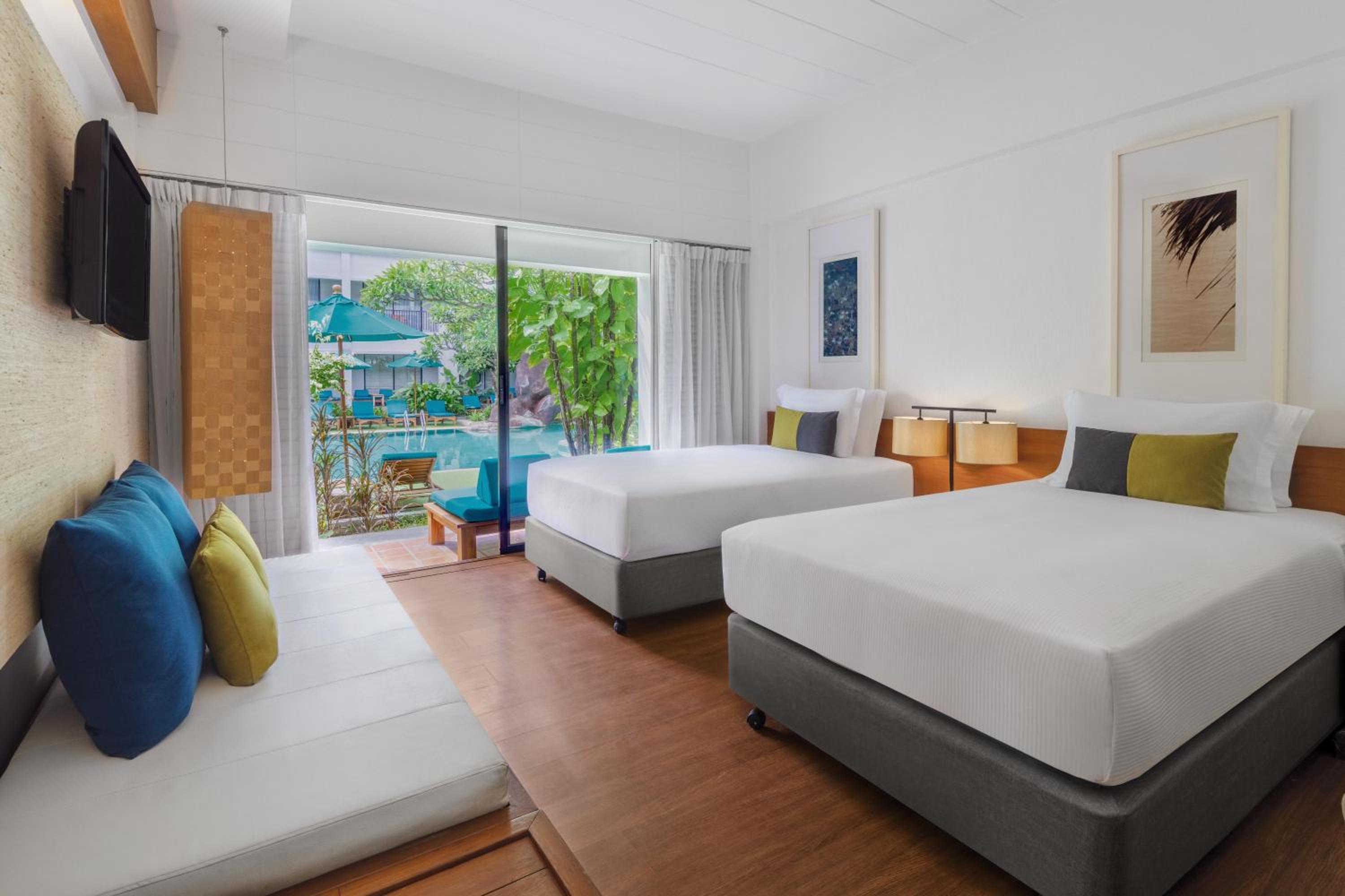Deluxe Twin Room - Pool Side - Photo 3