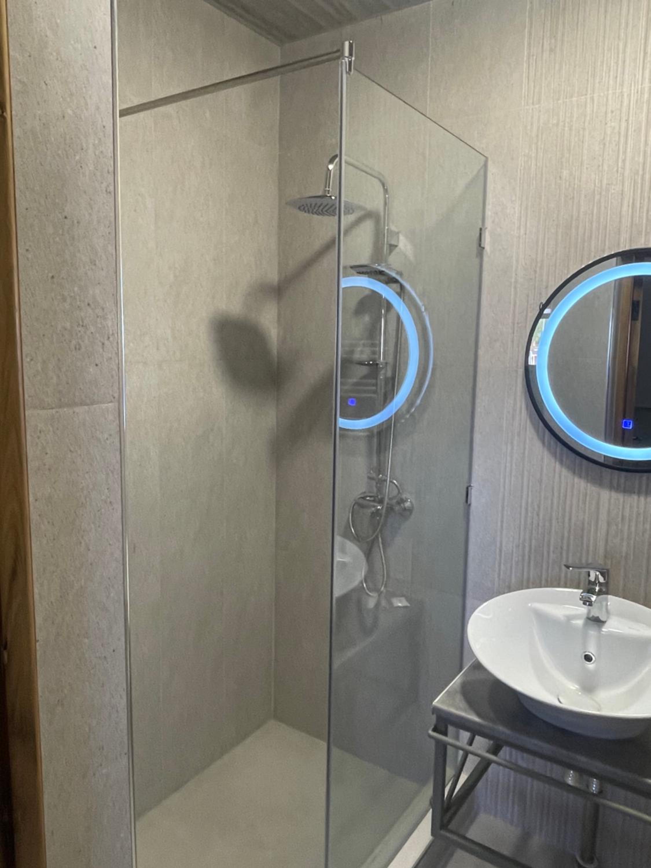 Triple Room with Shower photo 3