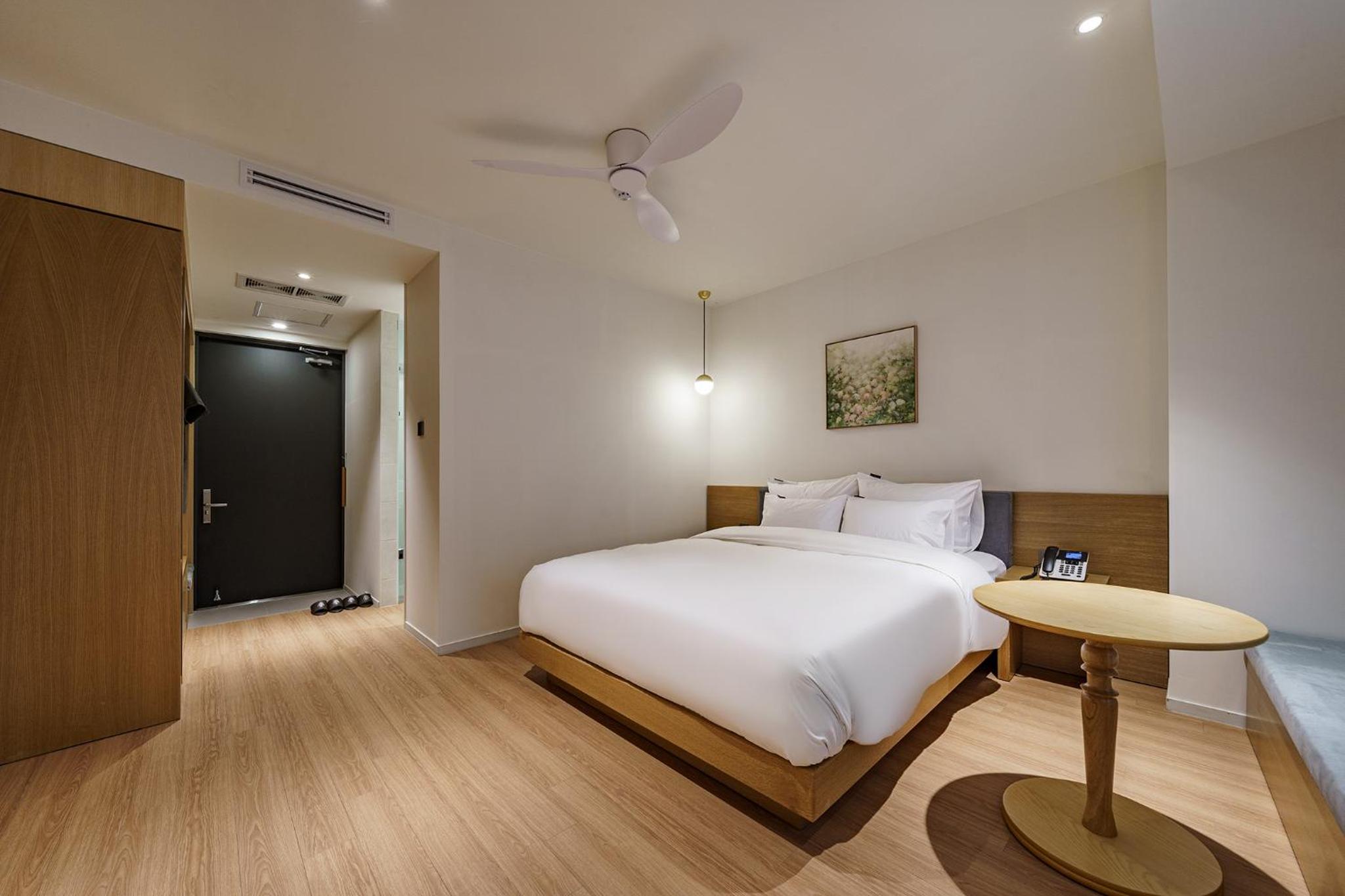 Standard Double Room - Photo 10