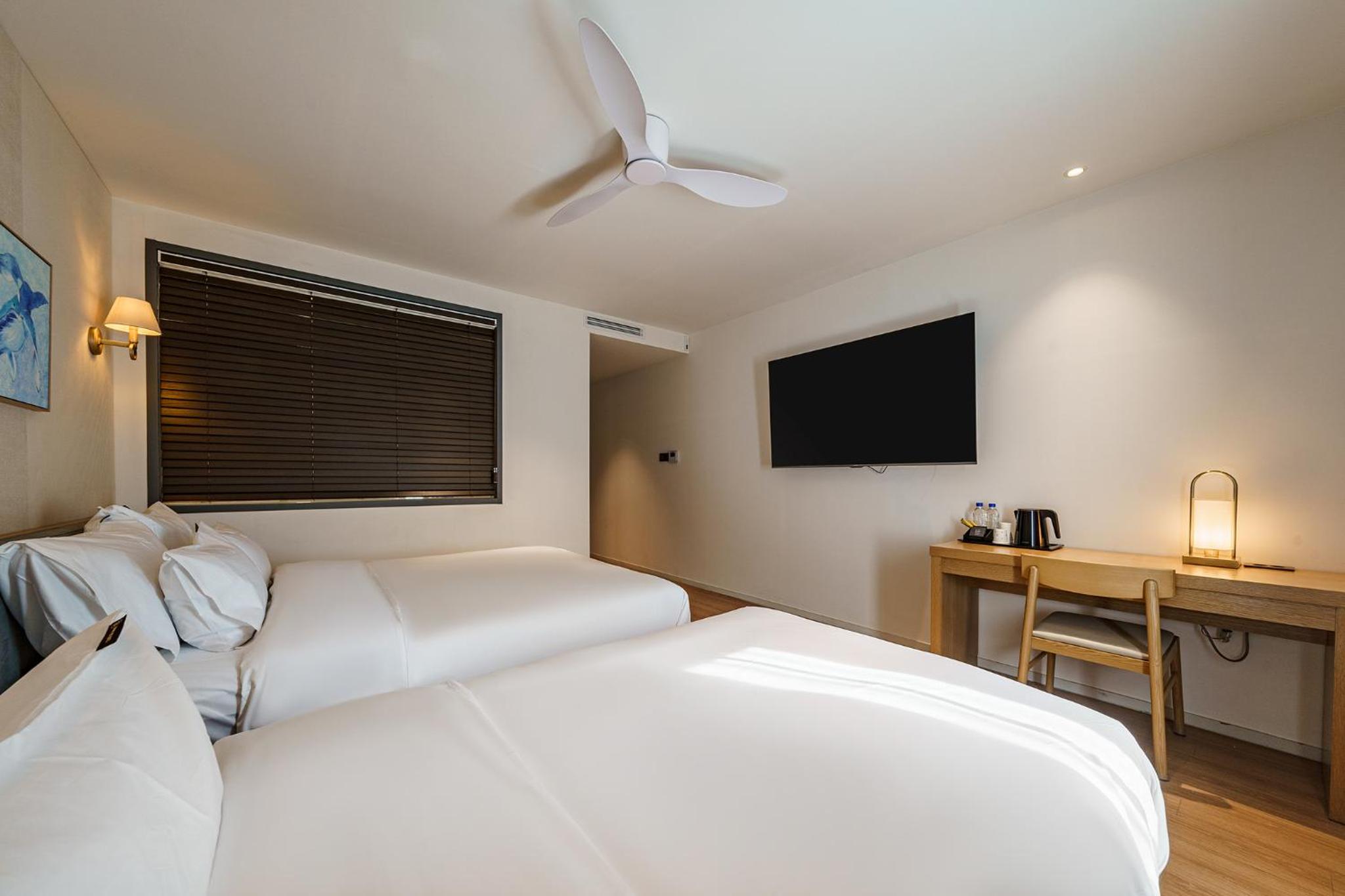 Deluxe Twin Room - Photo 2
