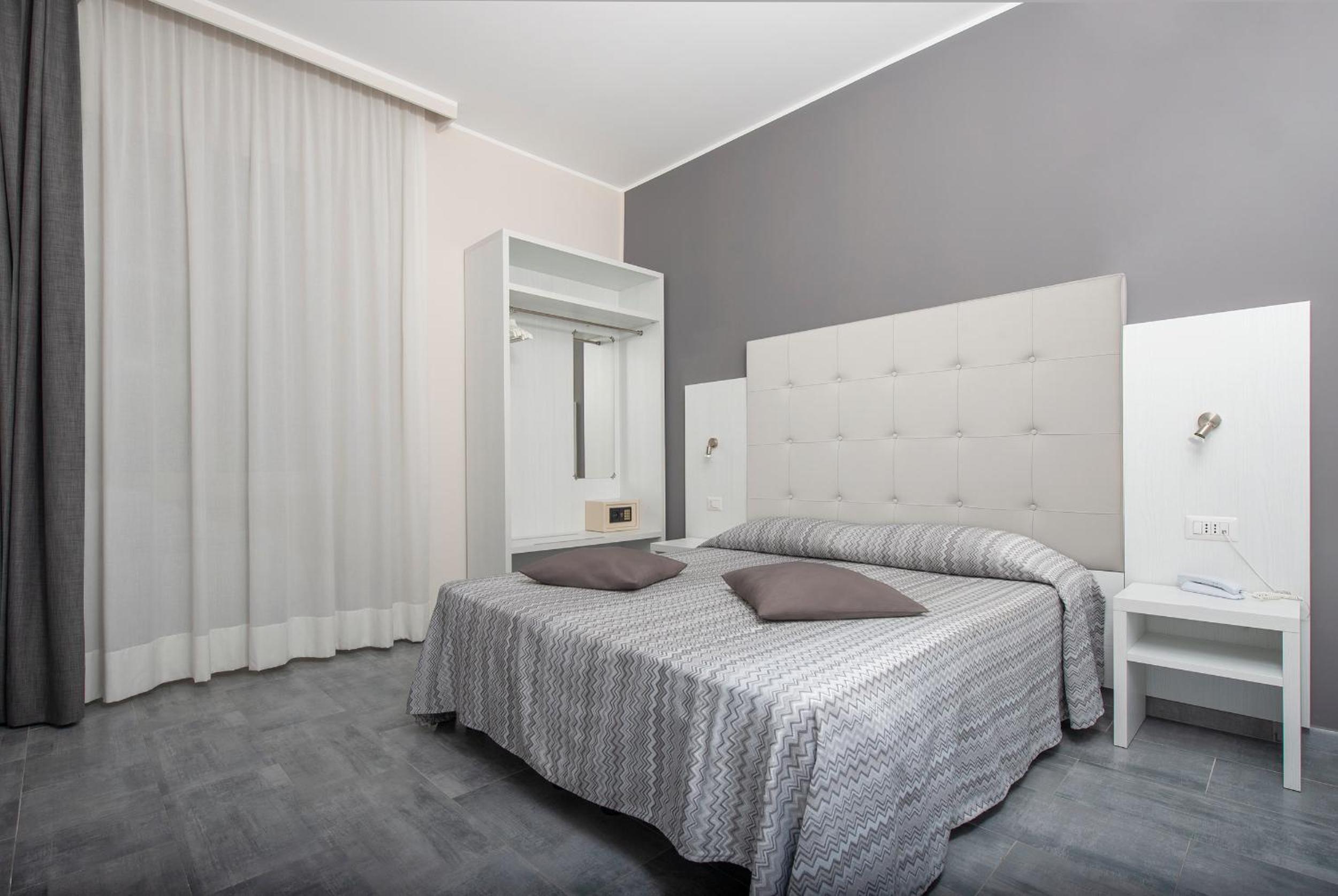 Superior Quadruple Room - Photo 1