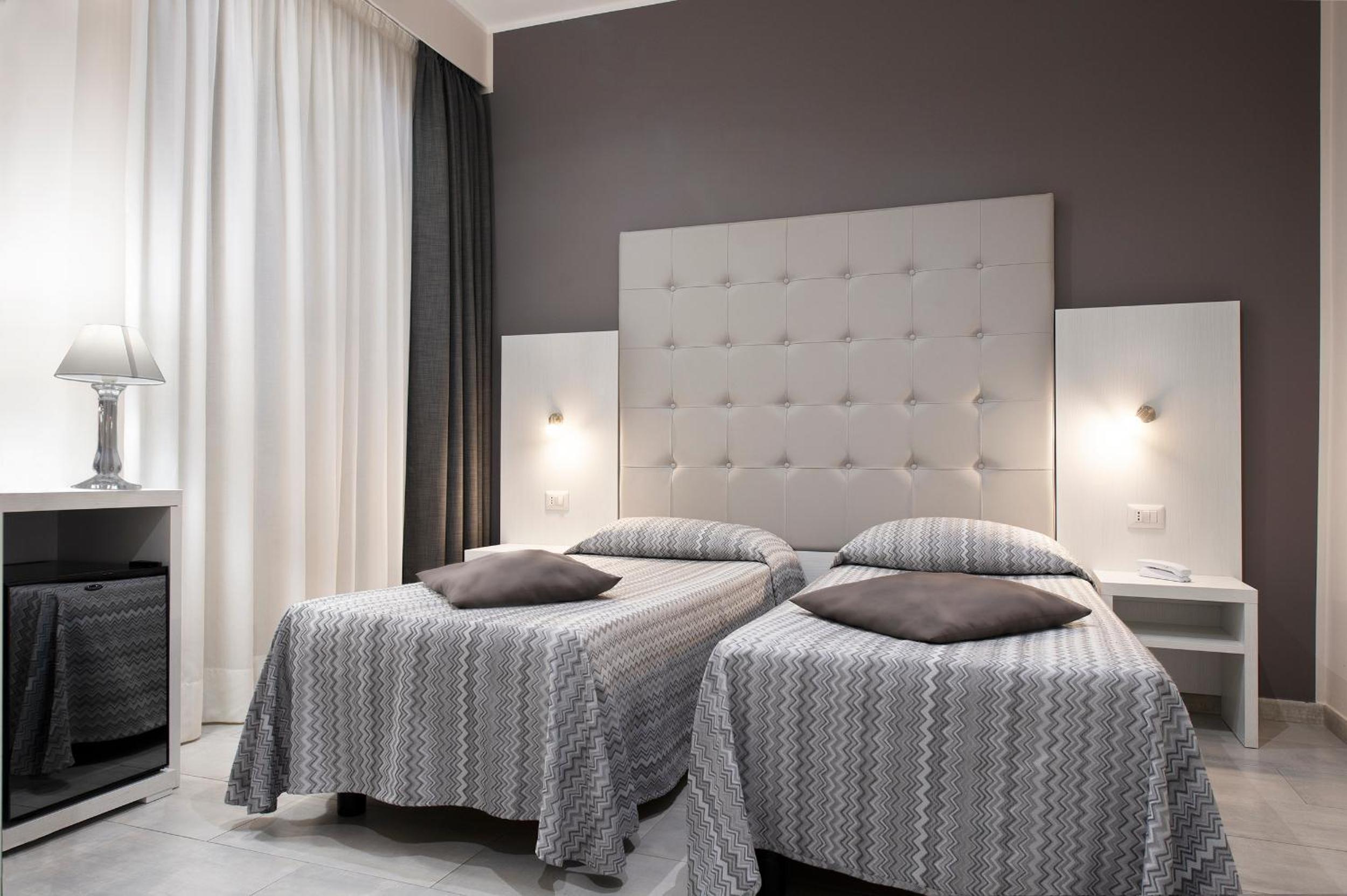Superior Quadruple Room - Photo 7
