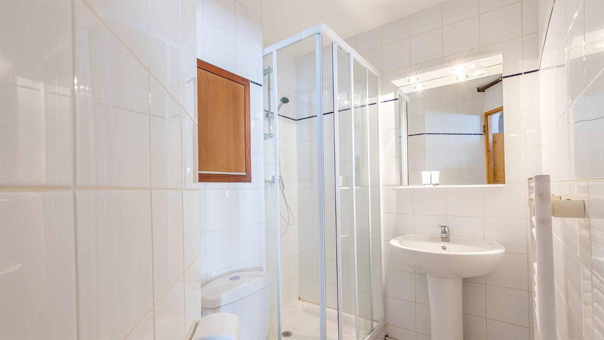 Two-Bedroom Mezzanine Apartment with Sleeping Alcove (11 People) photo 2
