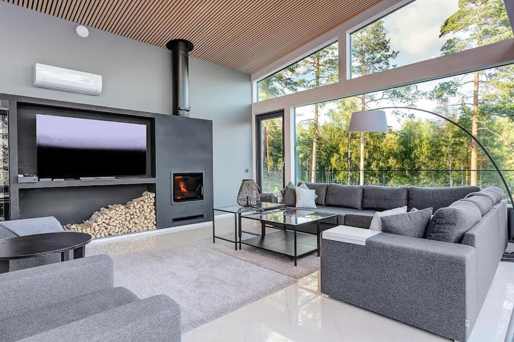 Villa photo 1
