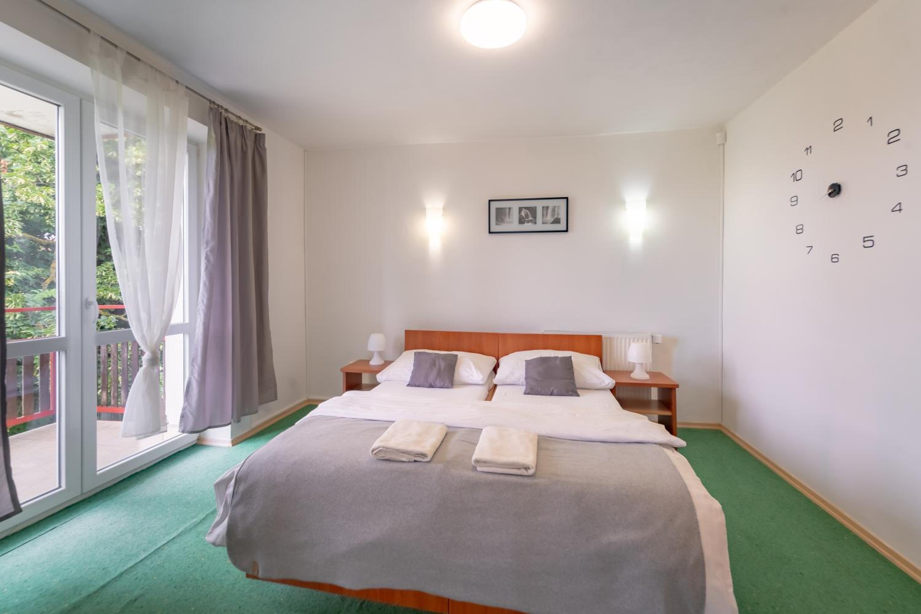 Deluxe Family Suite - Photo 1