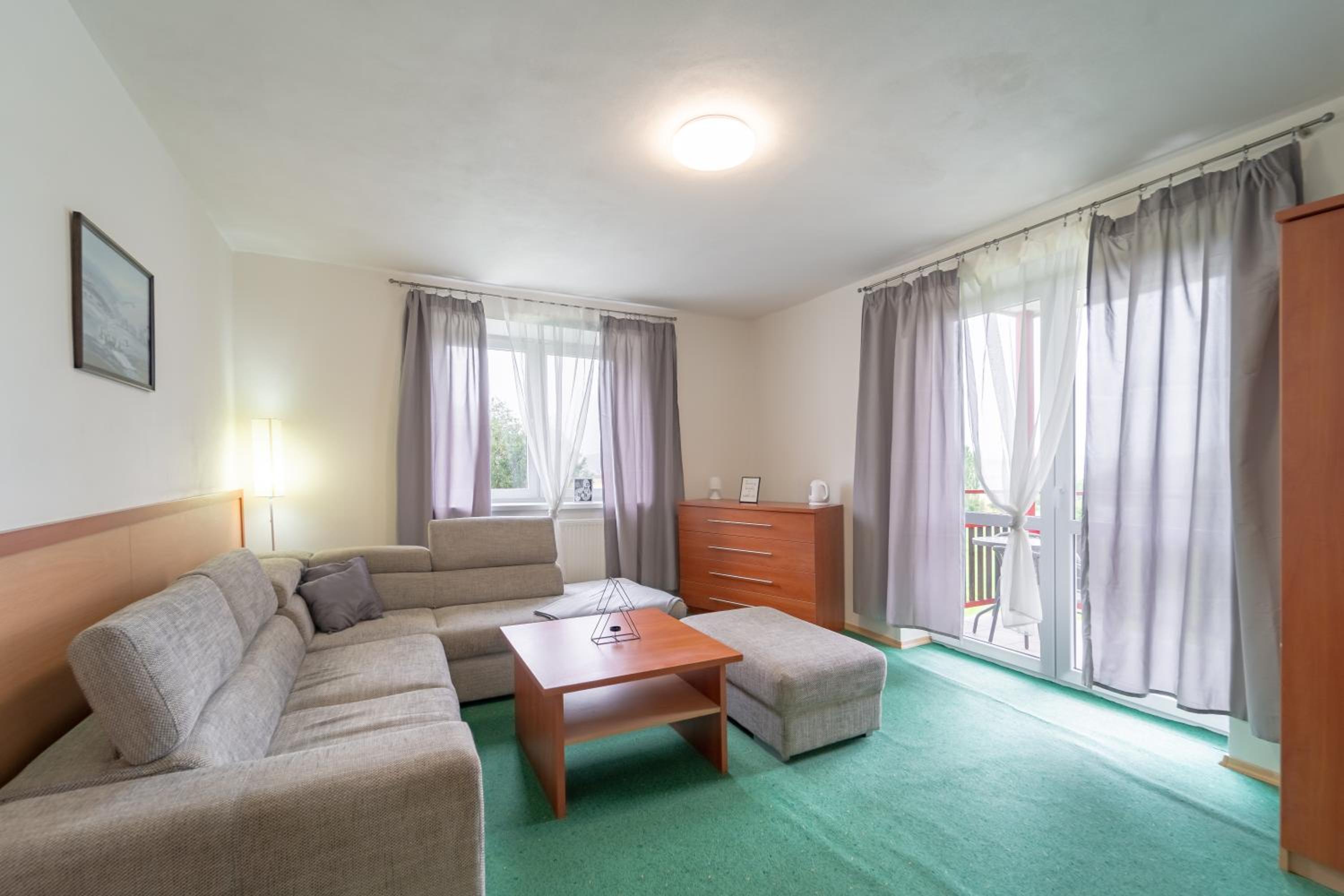Deluxe Family Suite - Photo 5