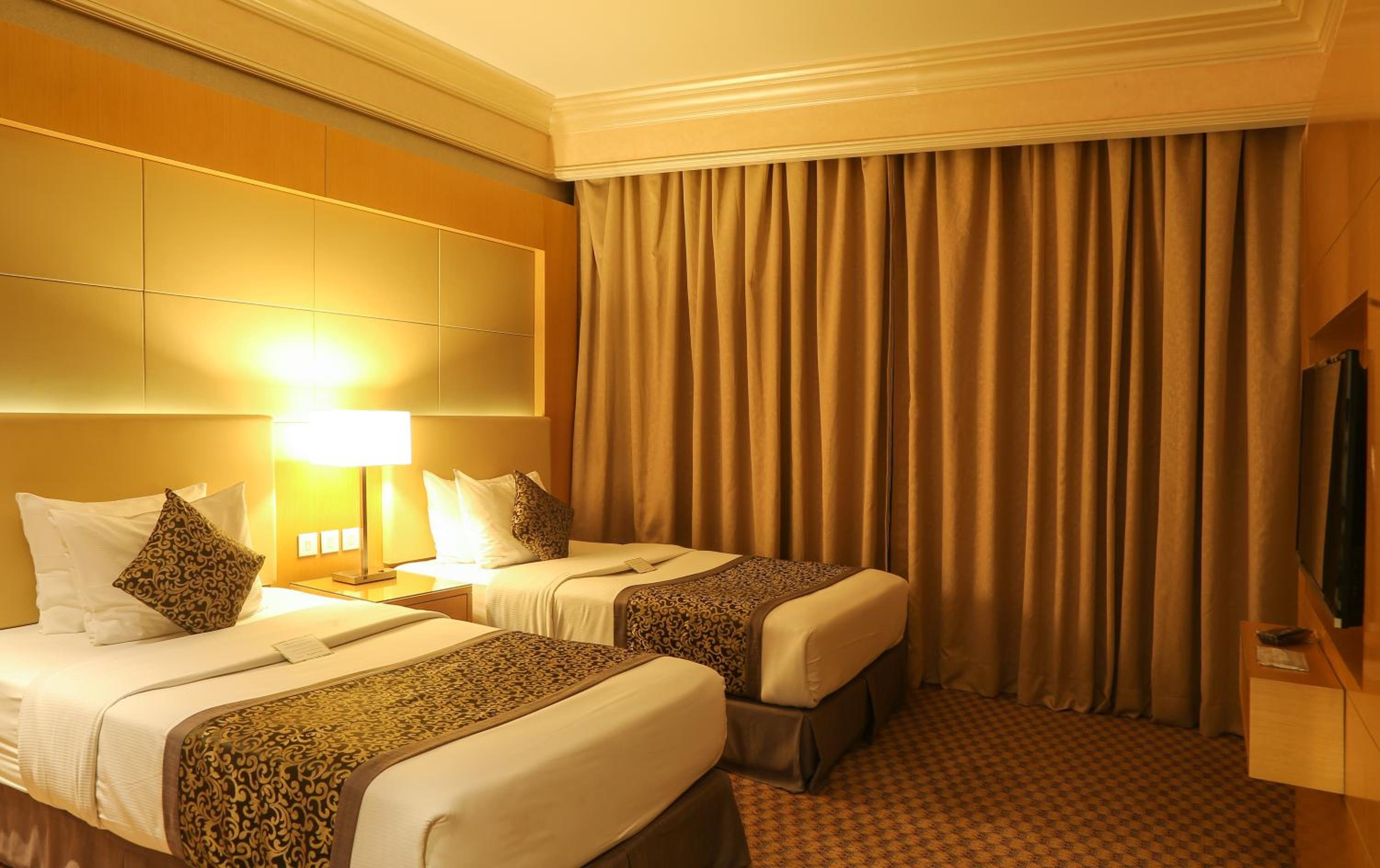 Deluxe Twin Room - Non-Smoking - Photo 1