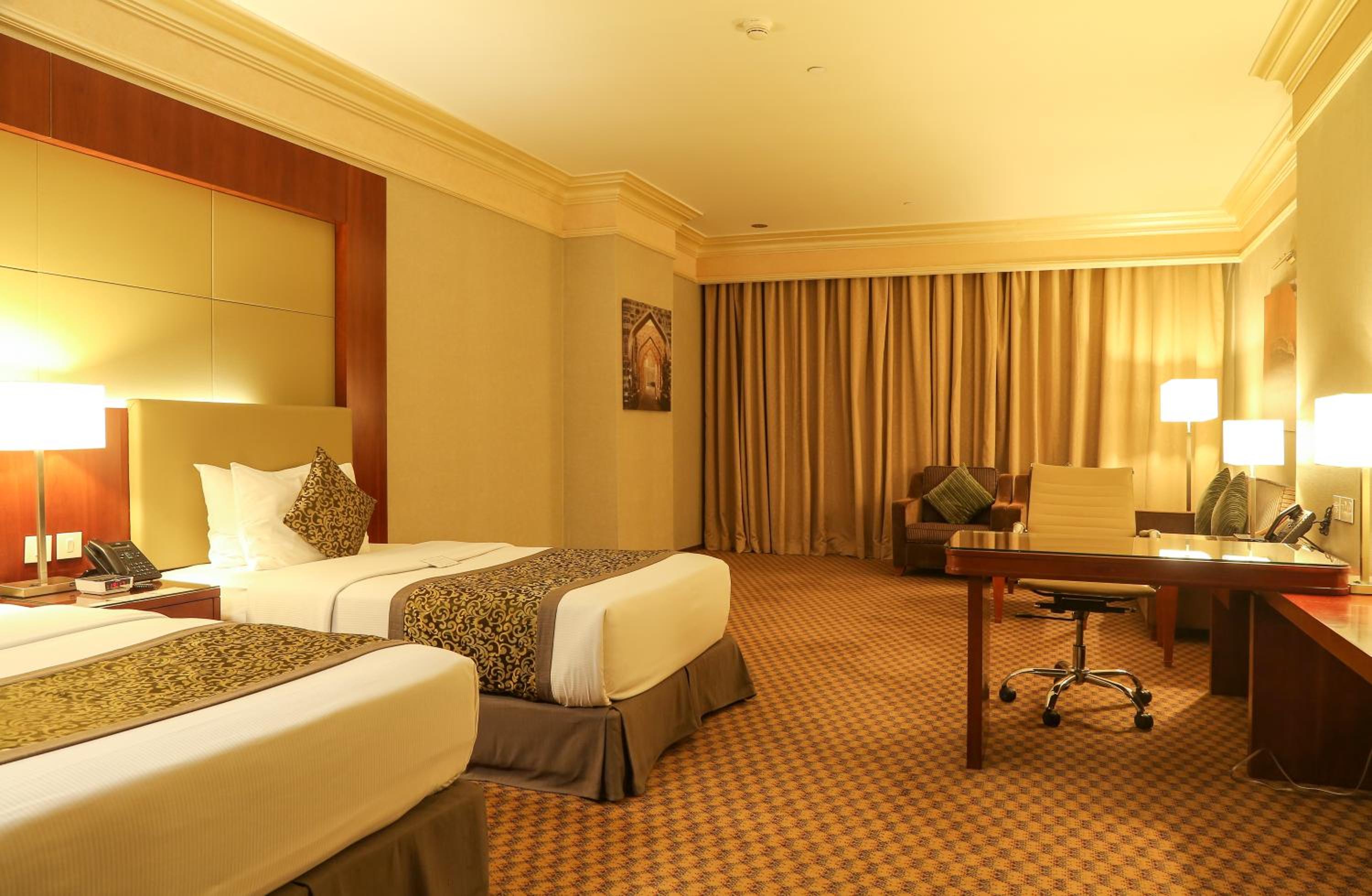Deluxe Twin Room - Non-Smoking - Photo 2