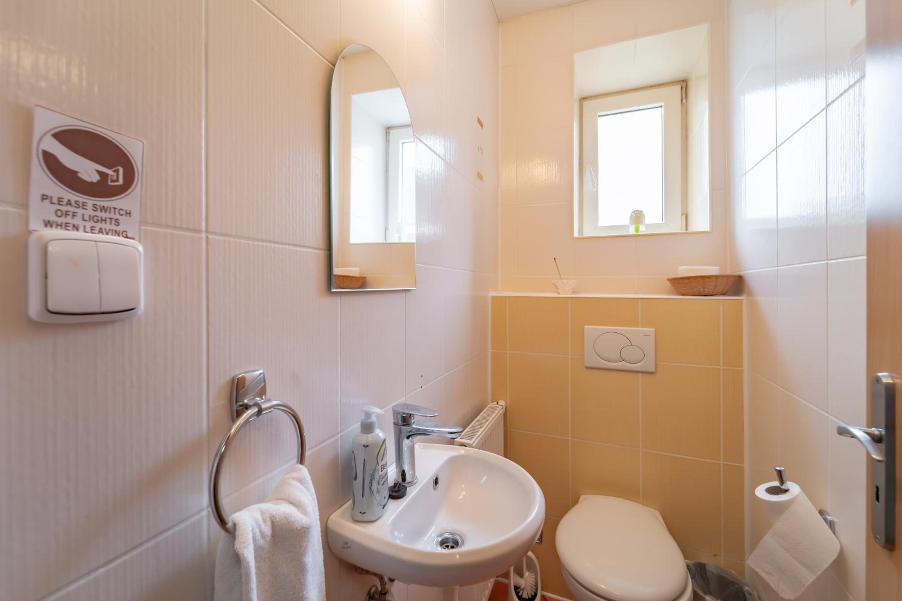 Family Suite with Balcony - Photo 11