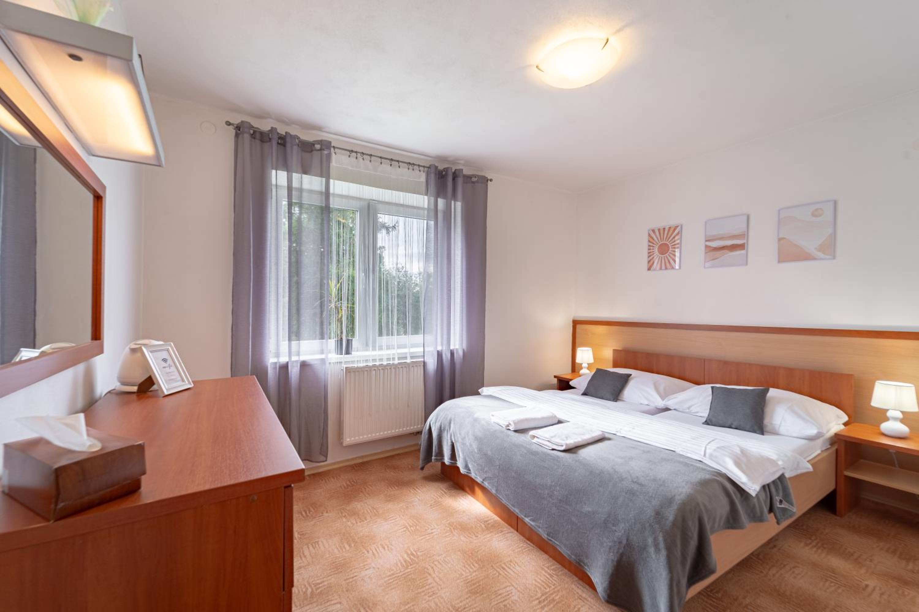 Double or Twin Room - Photo 12