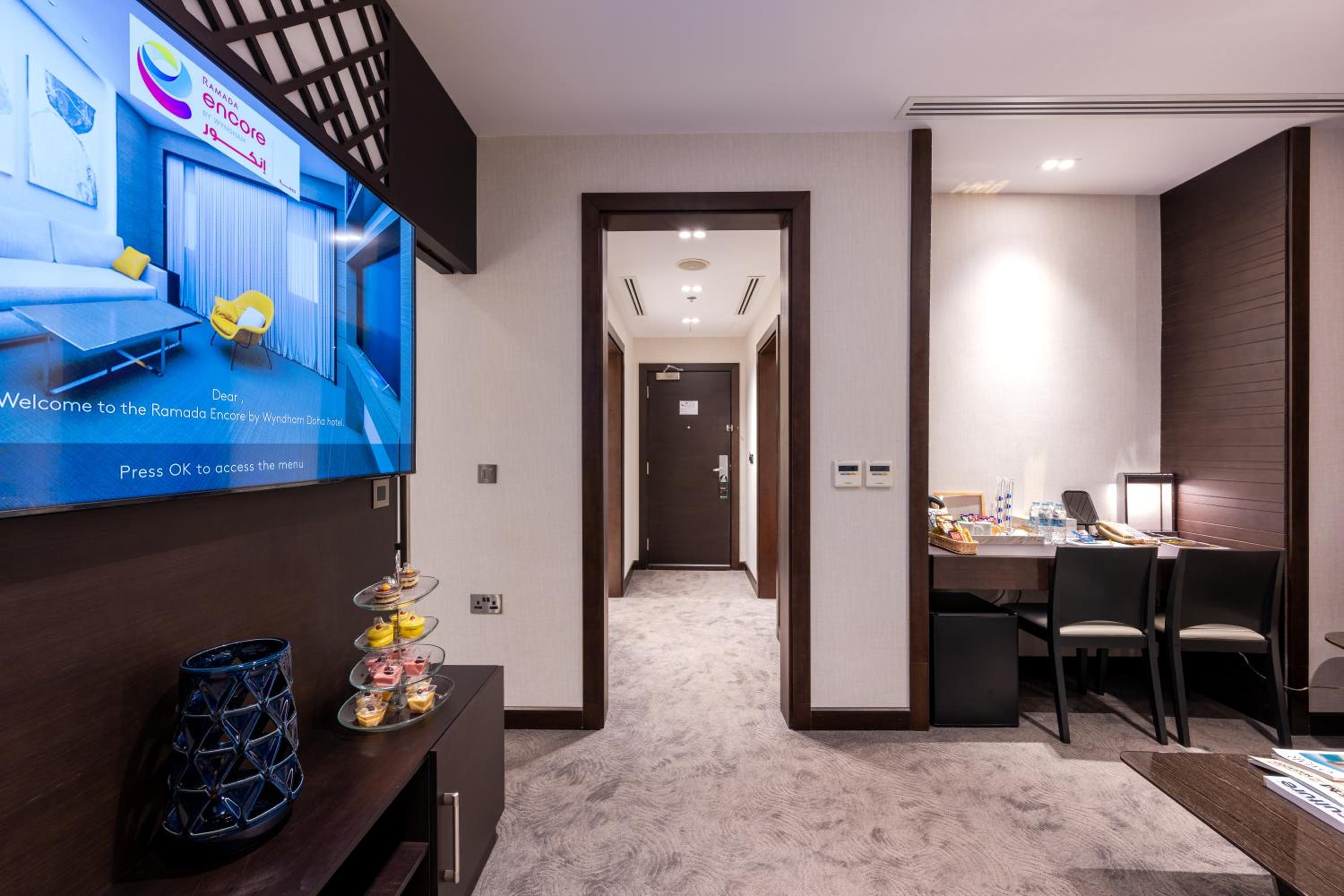 Diplomatic Suite - Photo 13