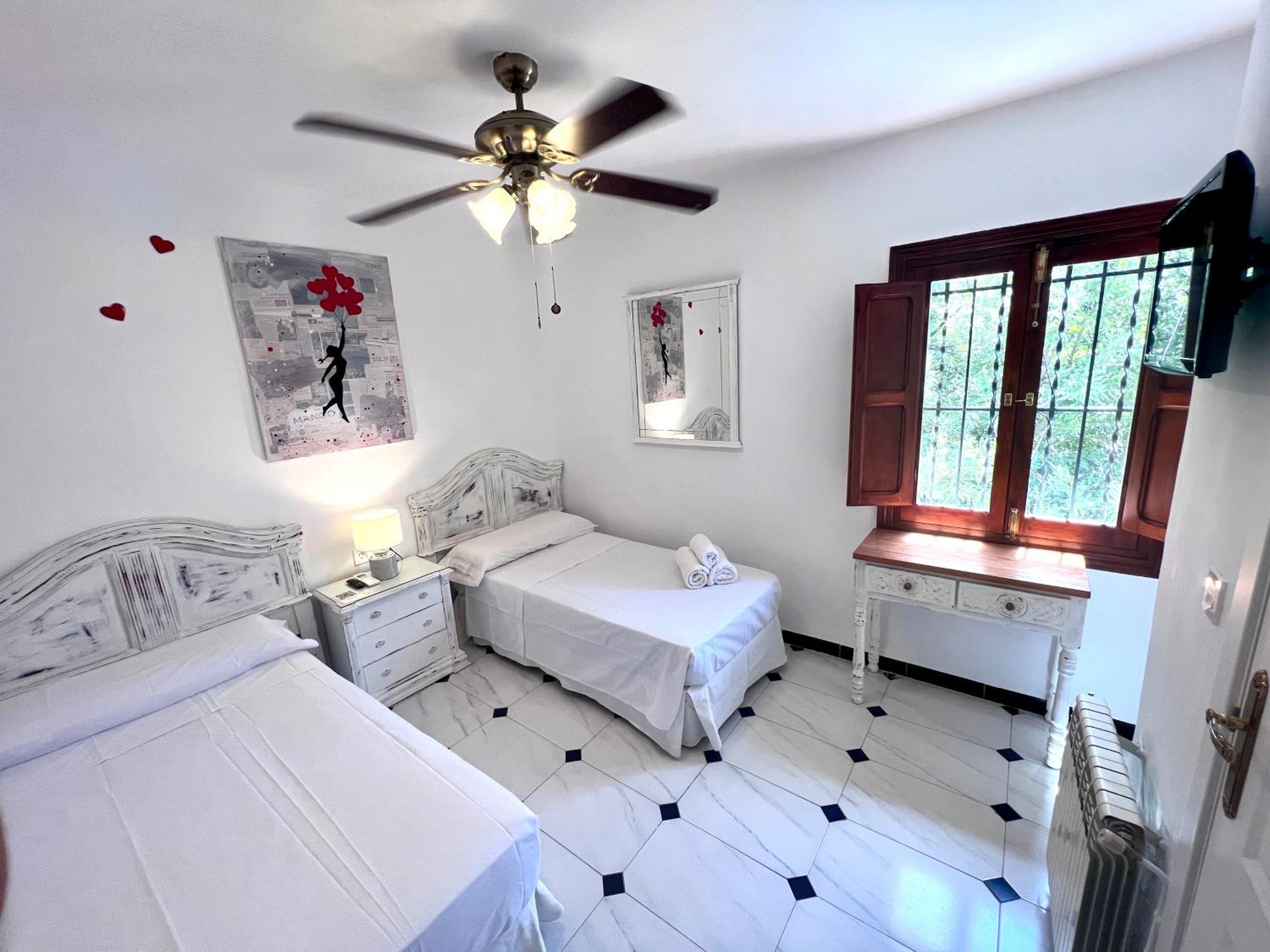 Double or Twin Room photo 3