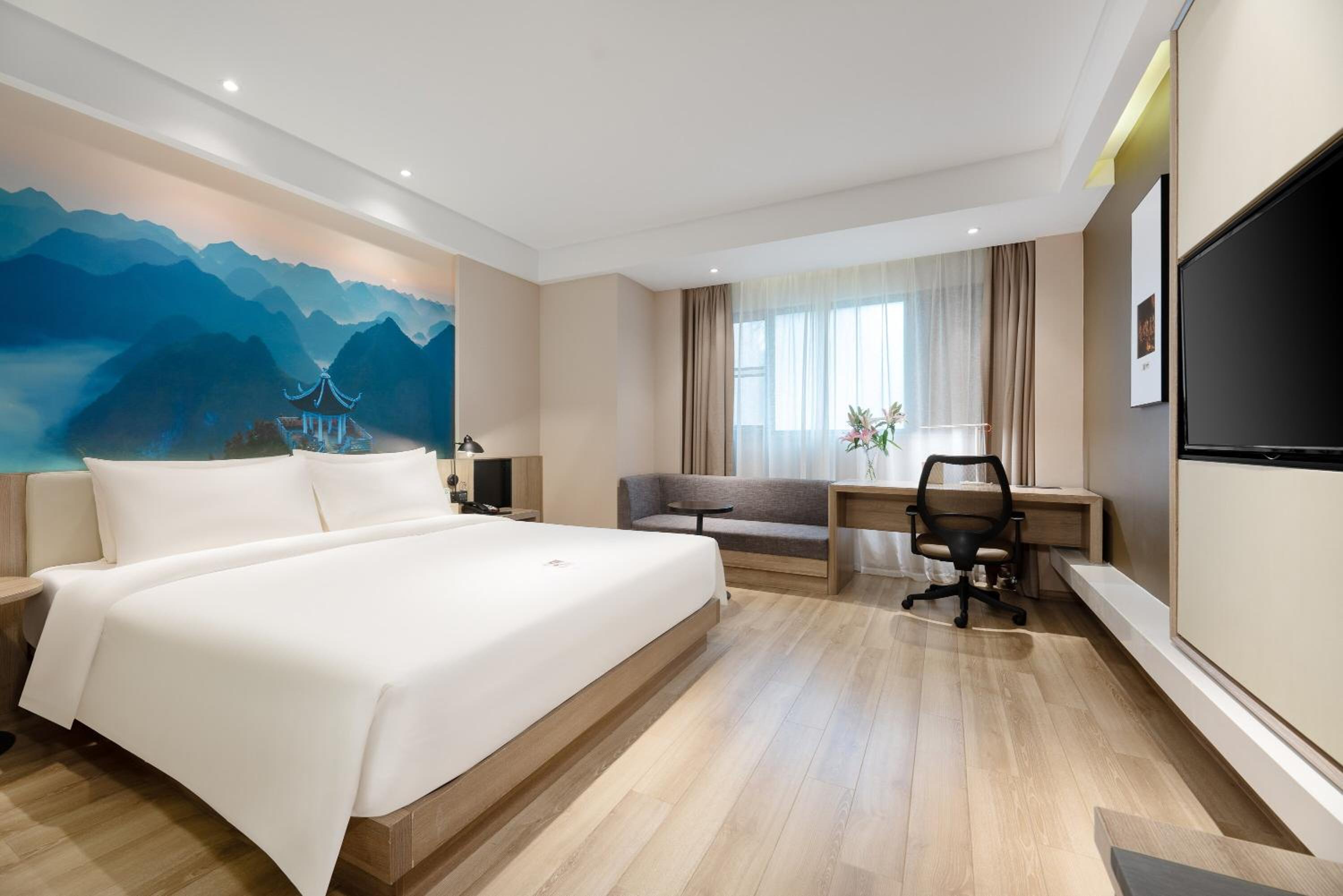 Elegant Double Room with Inner Window  photo 1