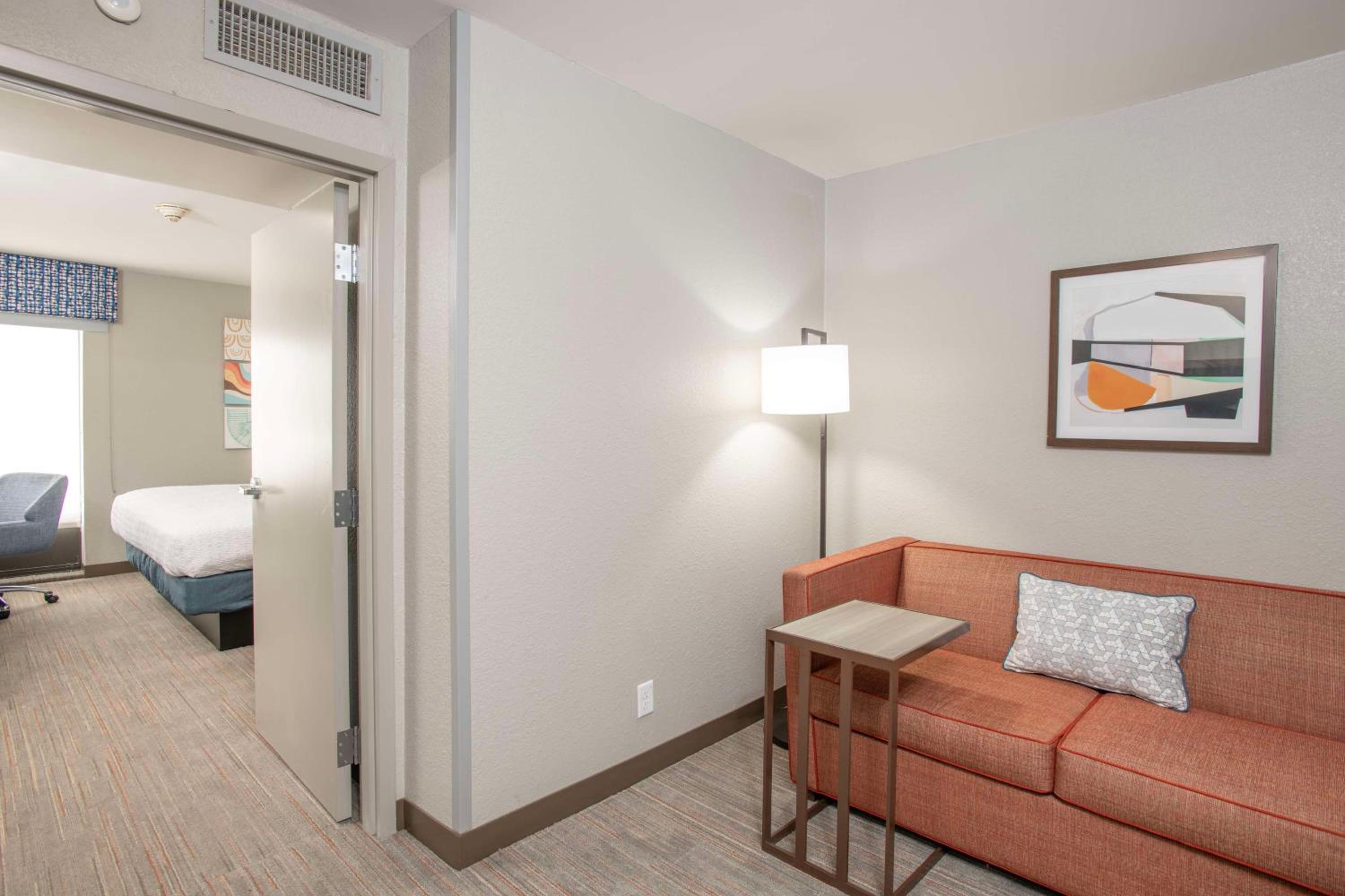 One-Bedroom Suite - Non-Smoking - Photo 2