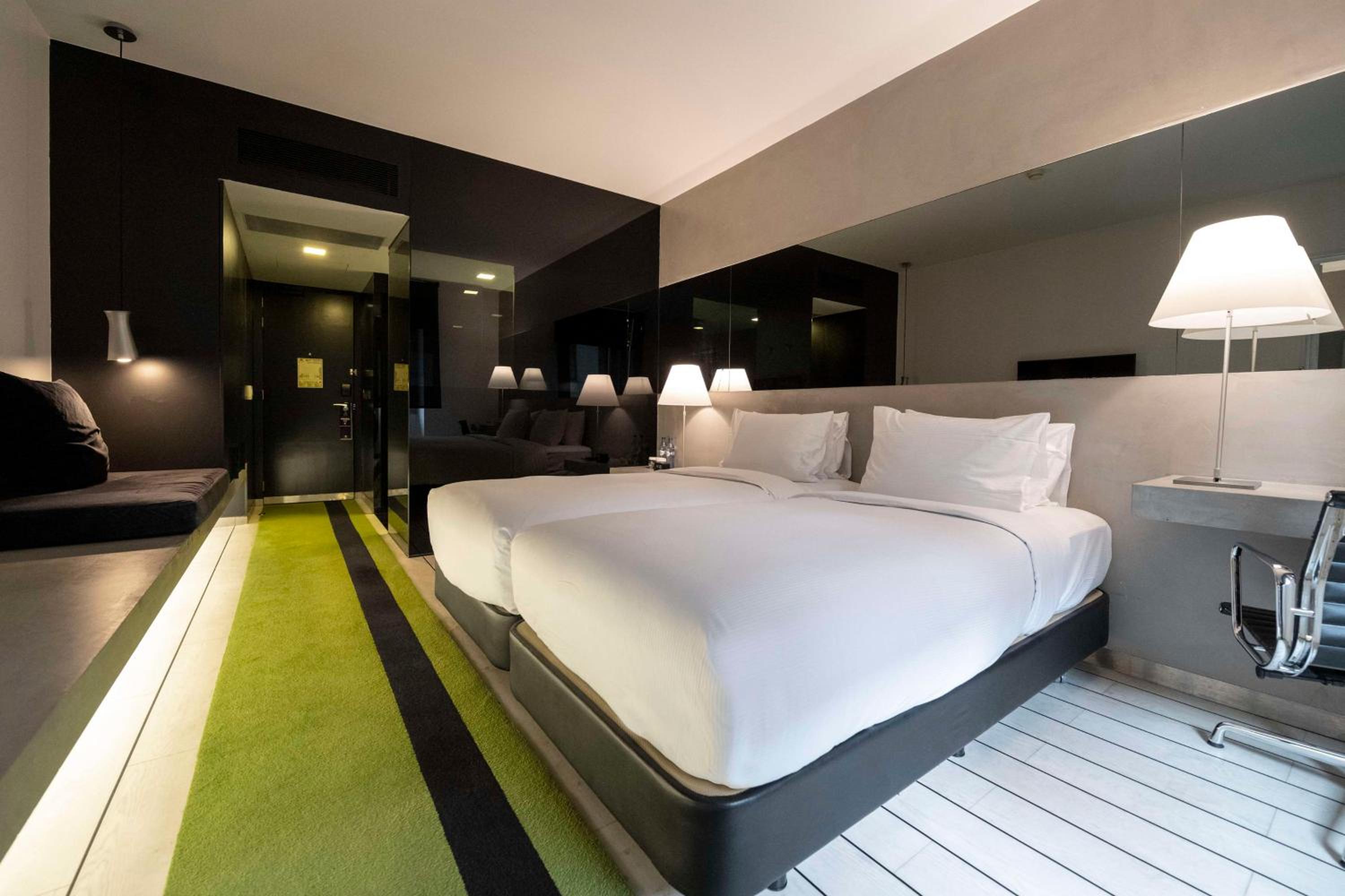 Twin Room - Photo 3