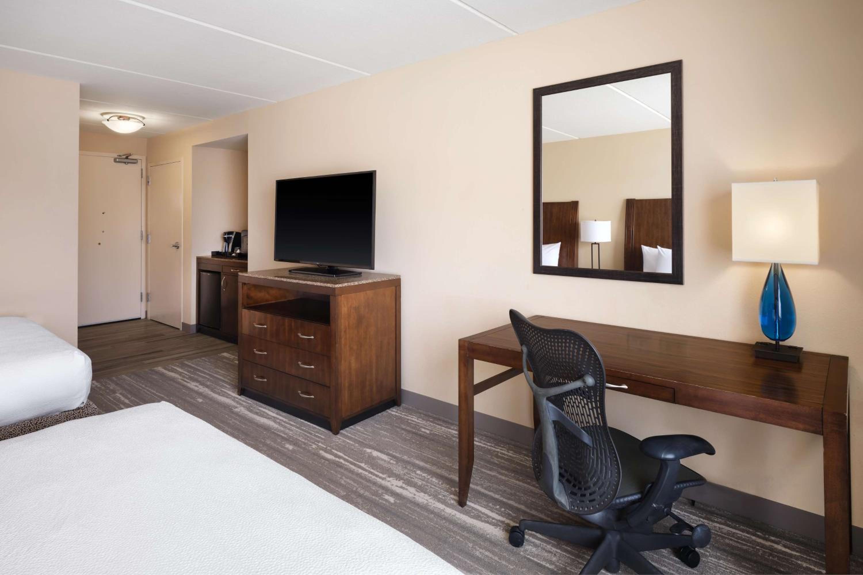 Queen Room with Two Queen Beds - Mobility Access - Photo 5