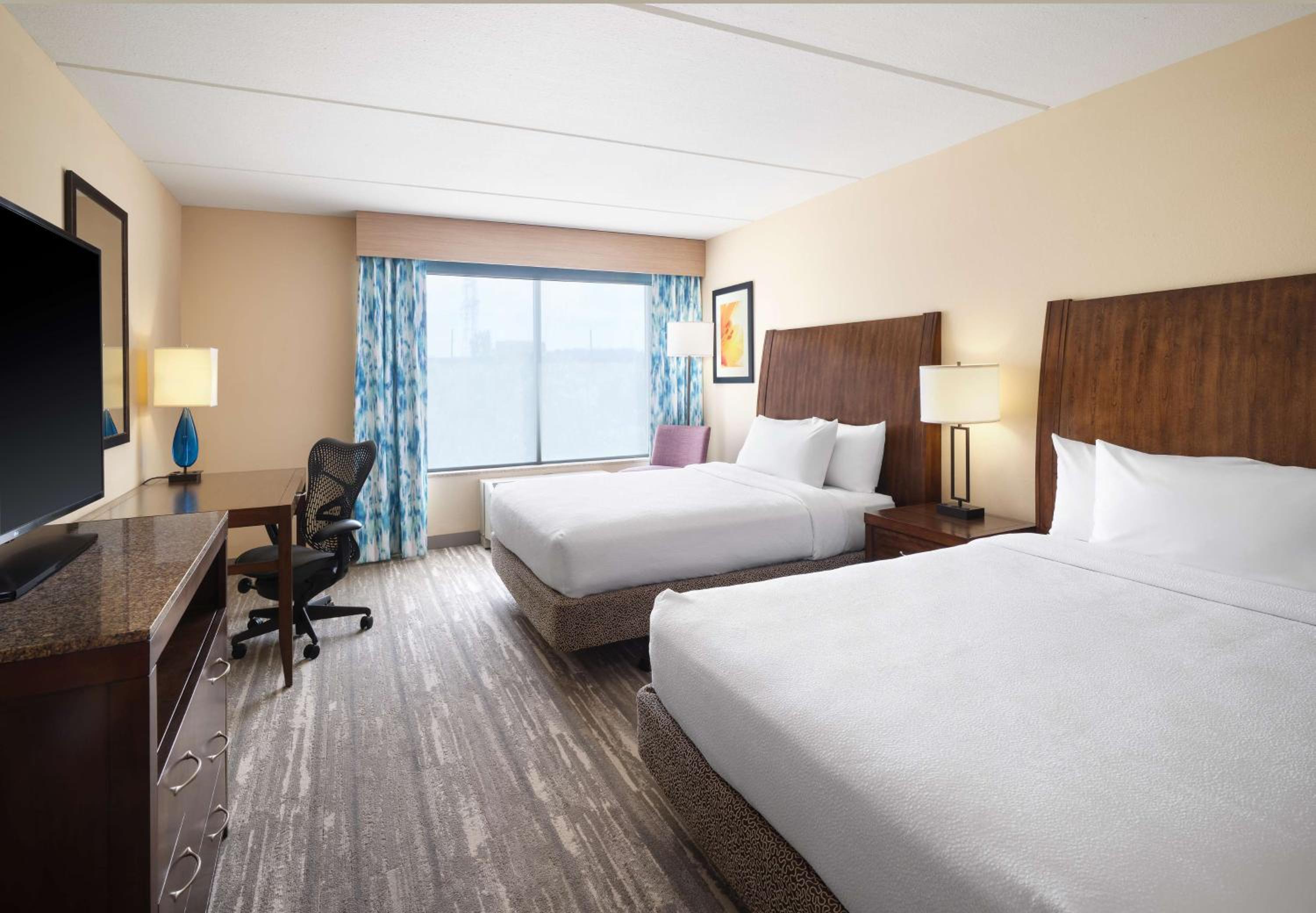 Queen Room with Two Queen Beds - Mobility Access - Photo 3