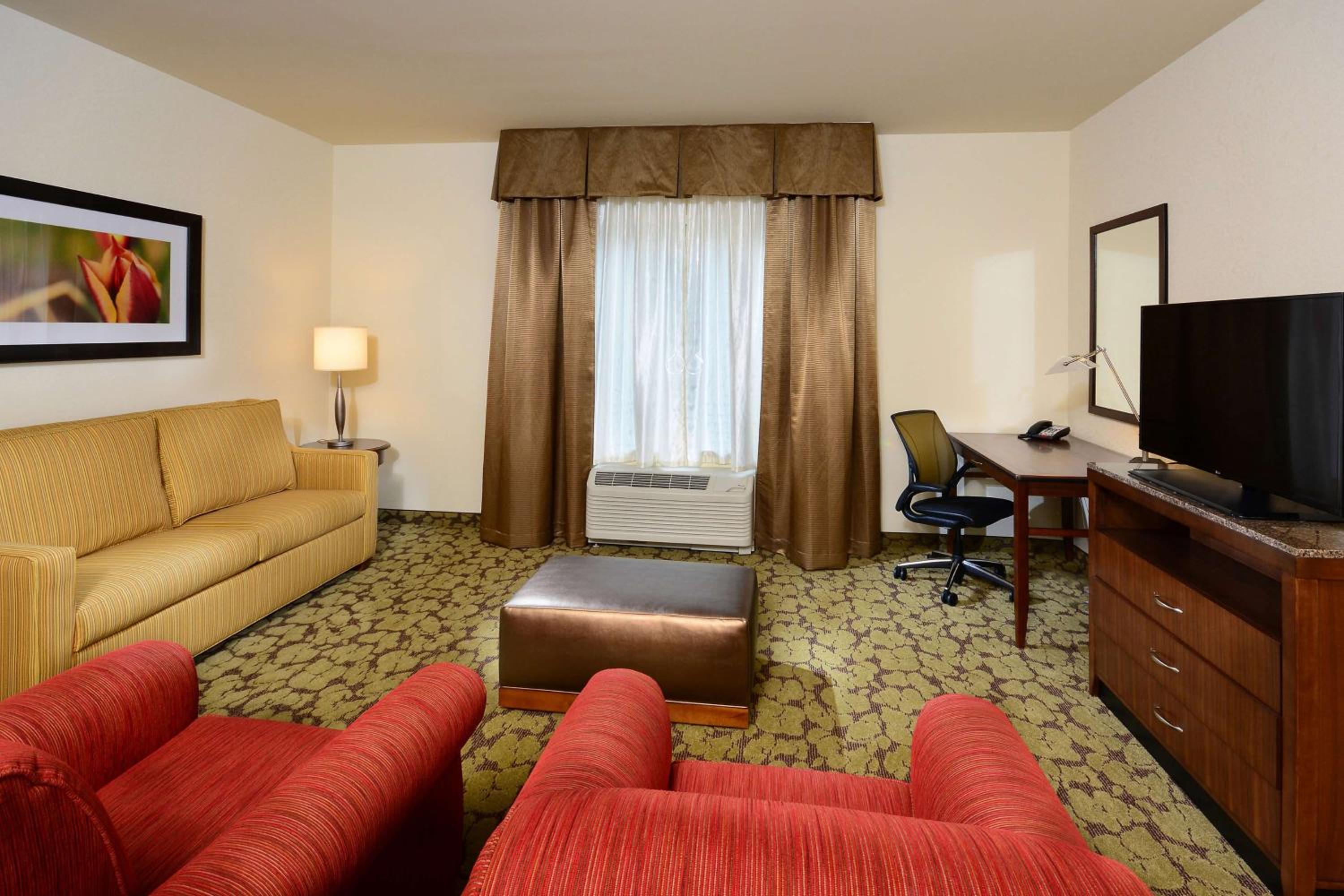 One-Bedroom King Suite - Hearing Access