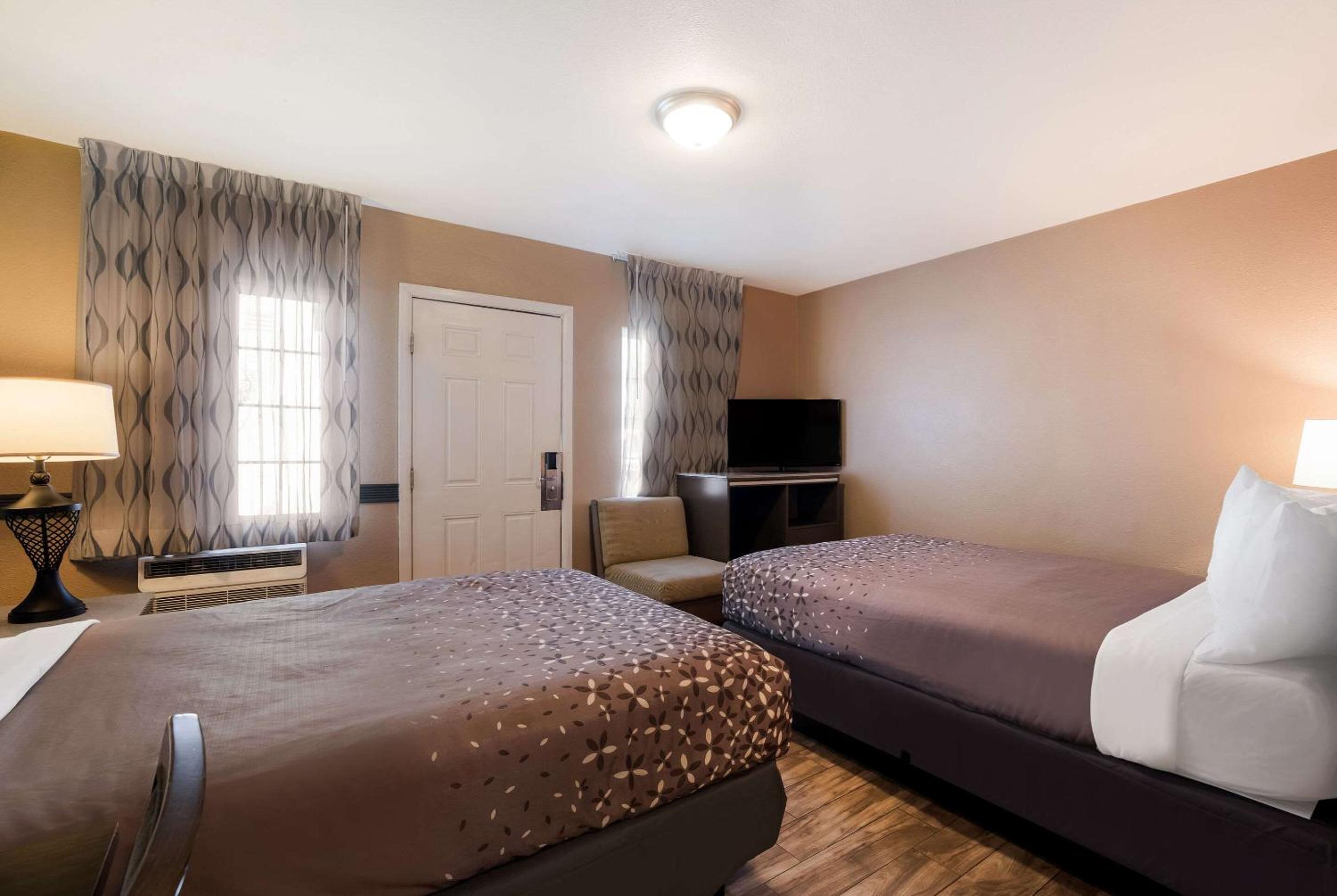 Standard Double Room - Non-Smoking - Photo 1
