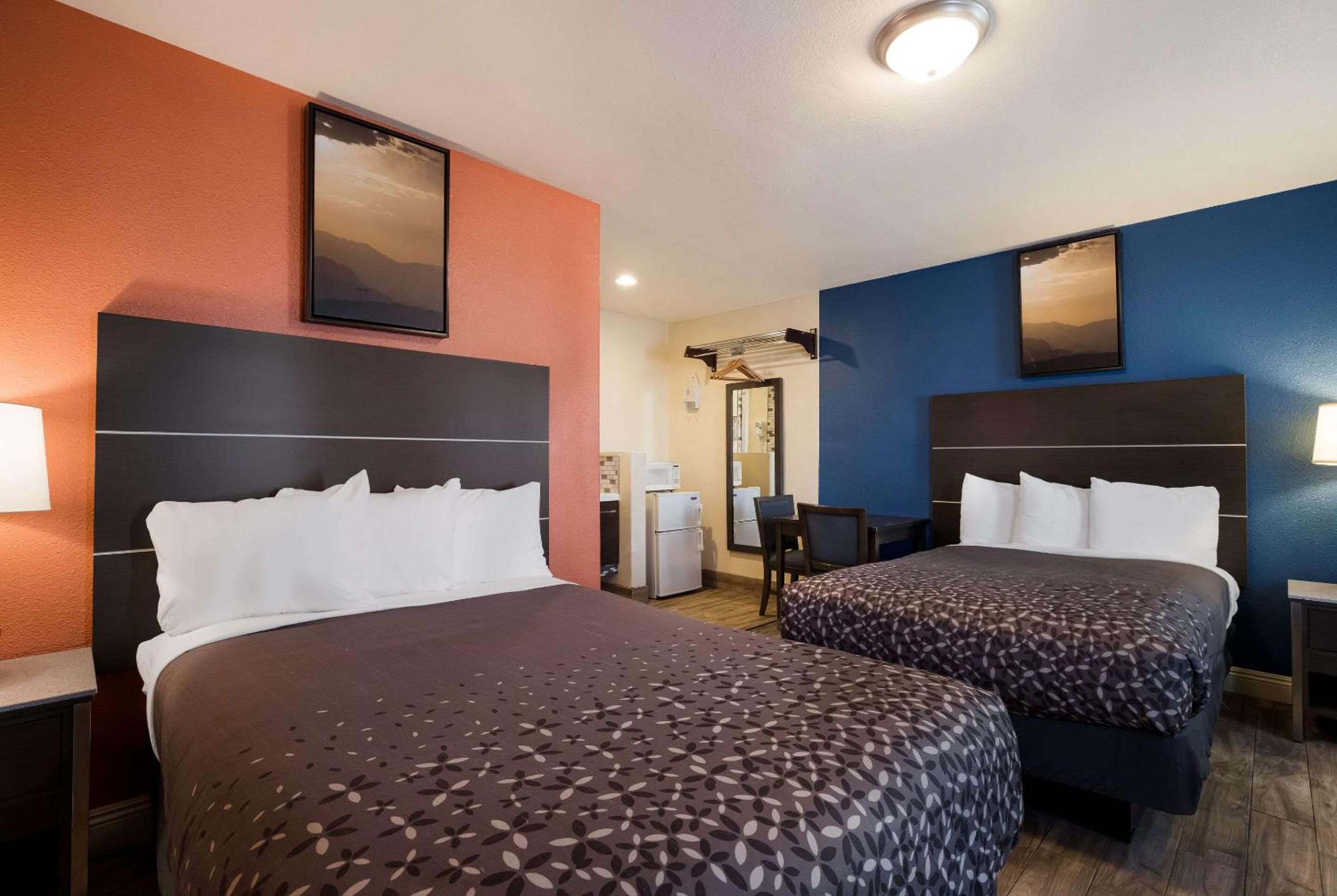 Standard Double Room - Non-Smoking - Photo 4