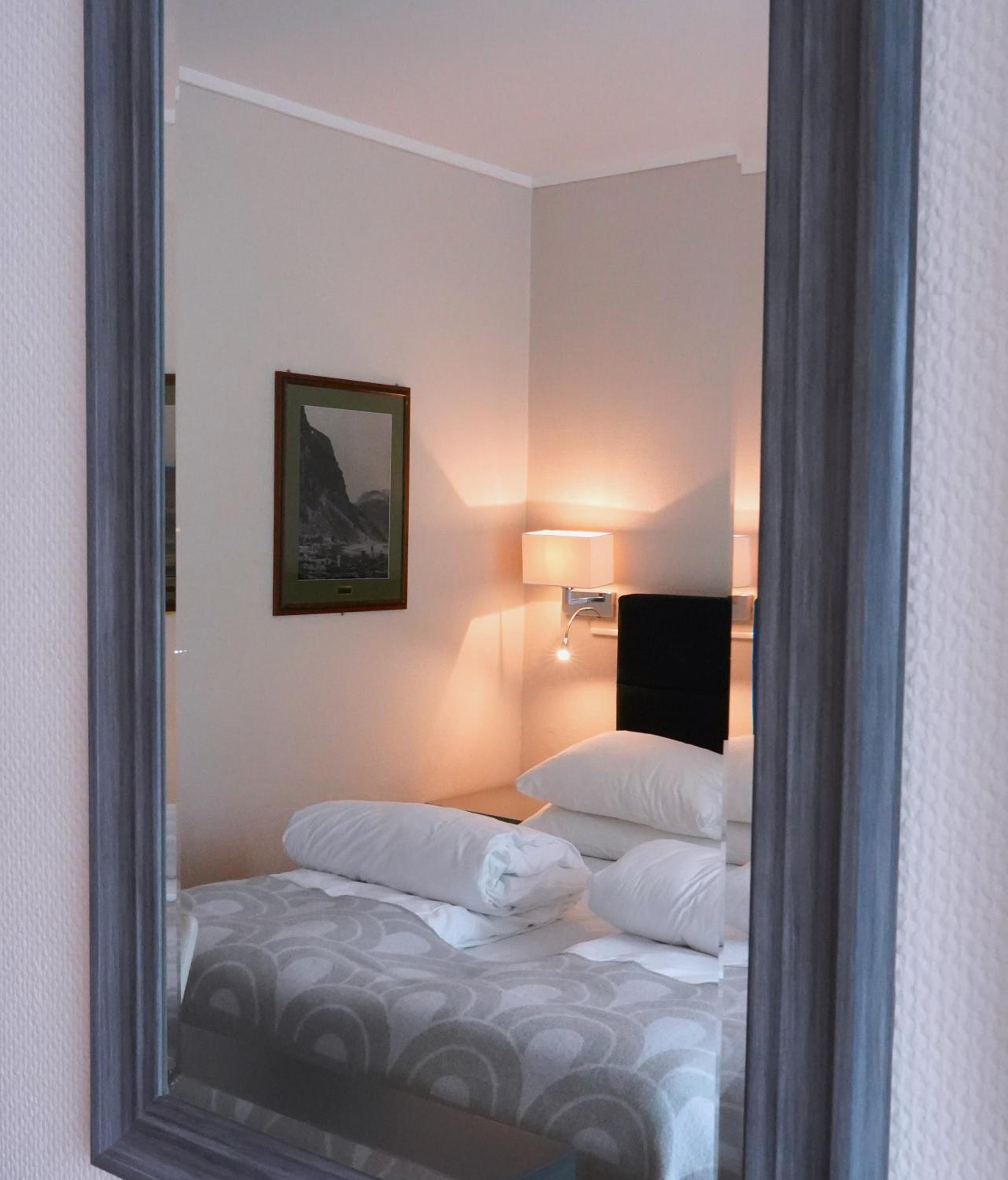 Superior Twin Room with Fjord View