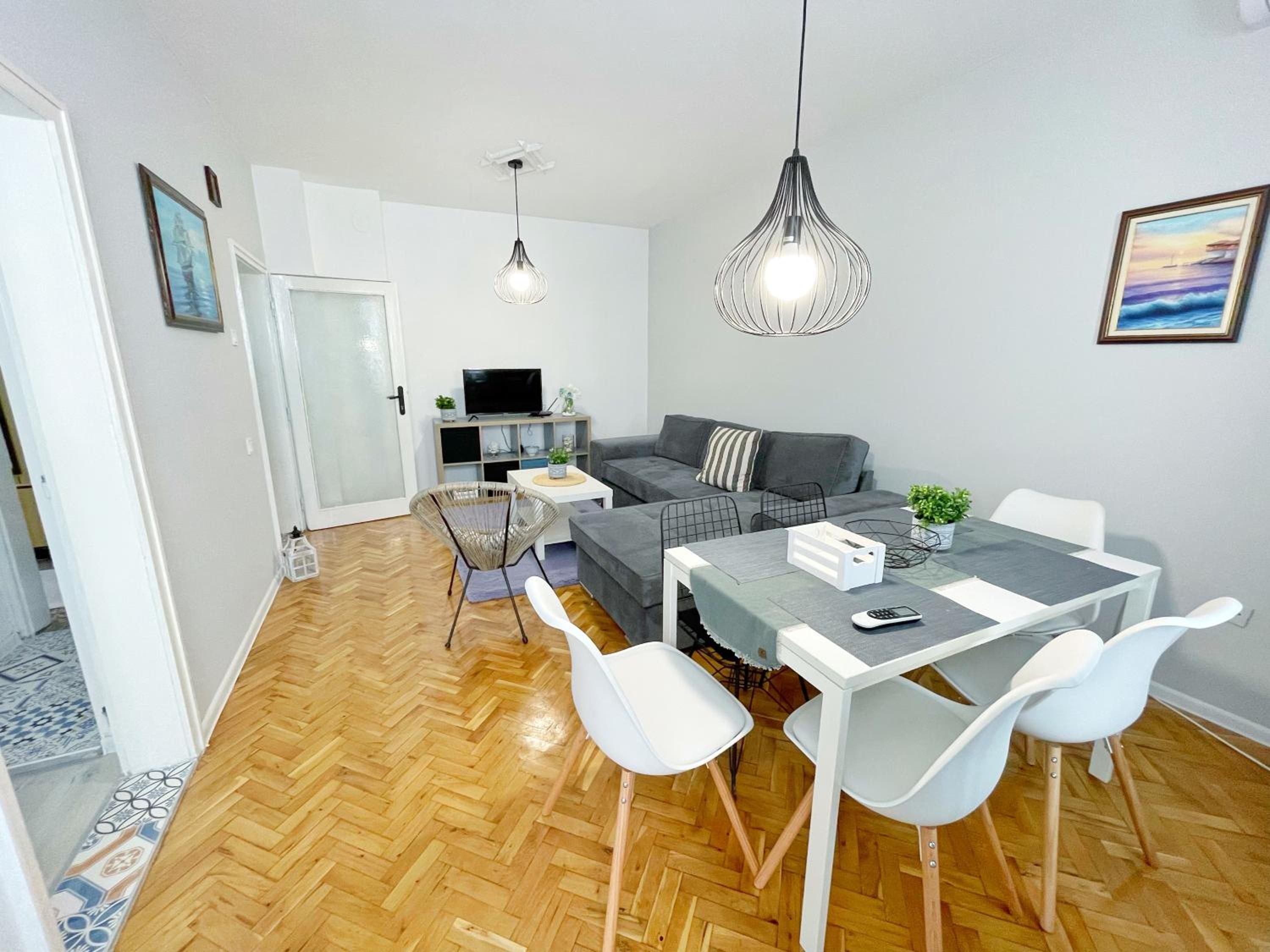 Three-Bedroom Apartment photo 2