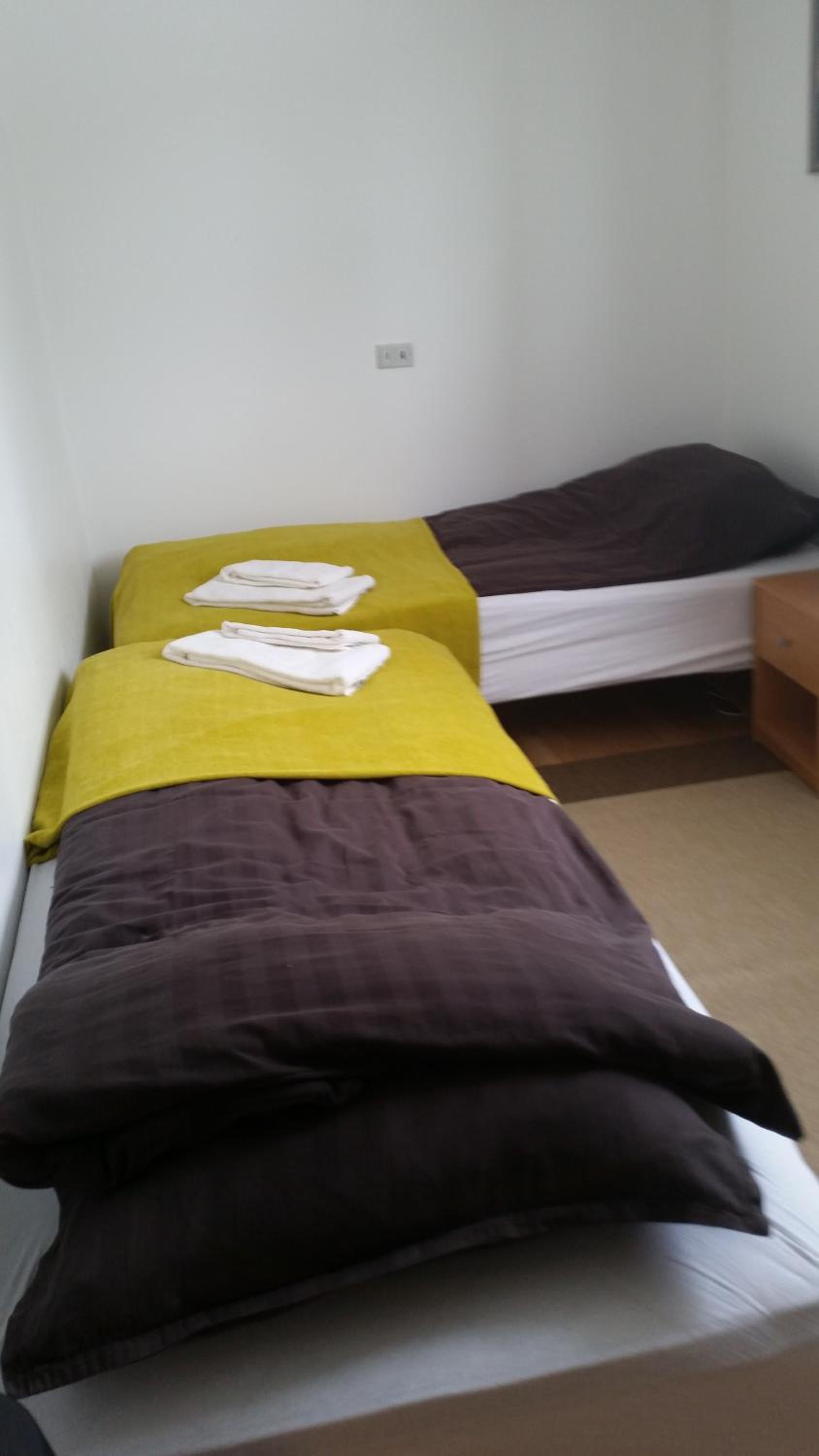 Twin Room with Bathroom - Photo 1