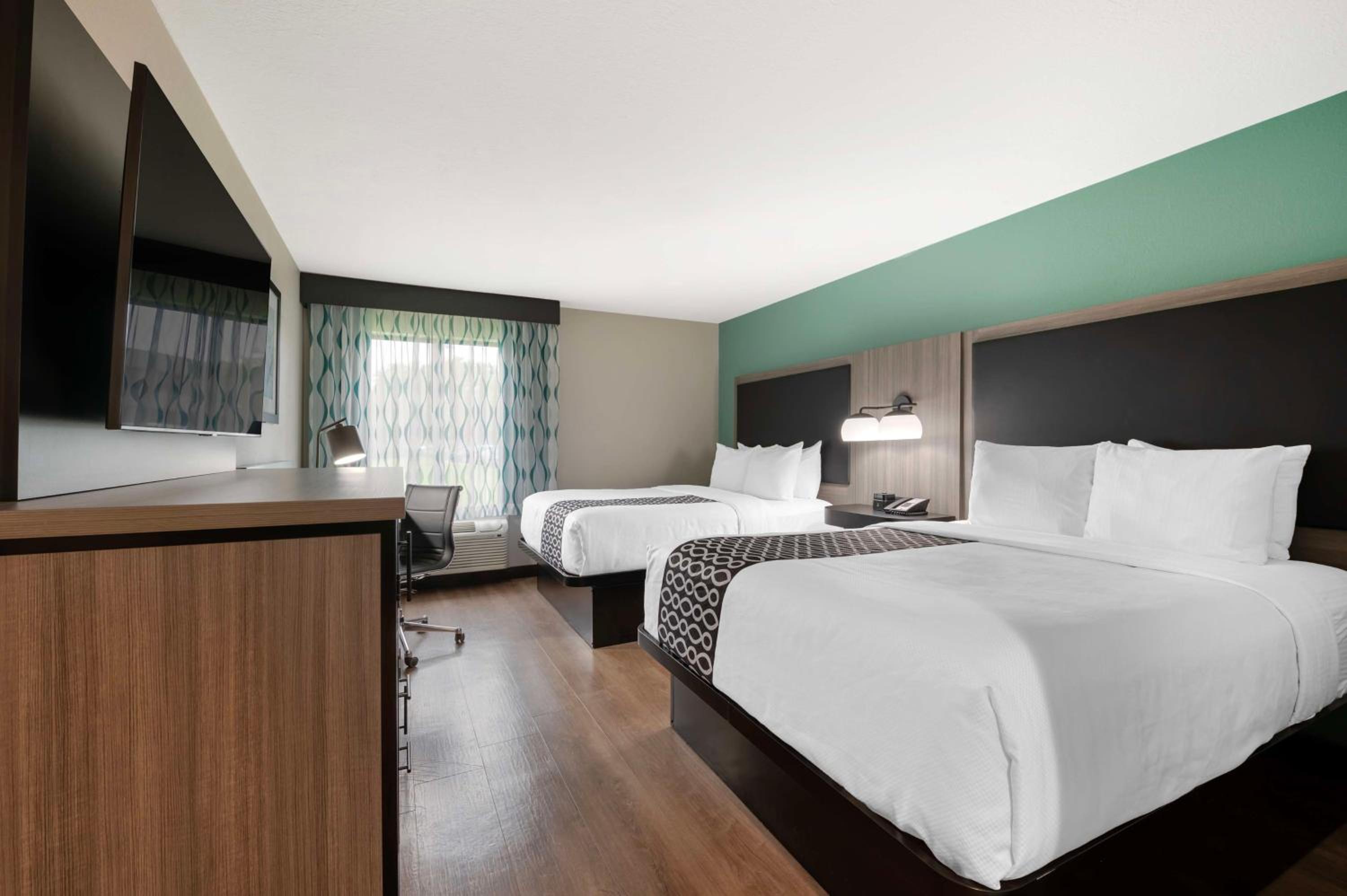 Queen Room with Two Queen Beds - Non-Smoking/Pet-Friendly - Photo 1