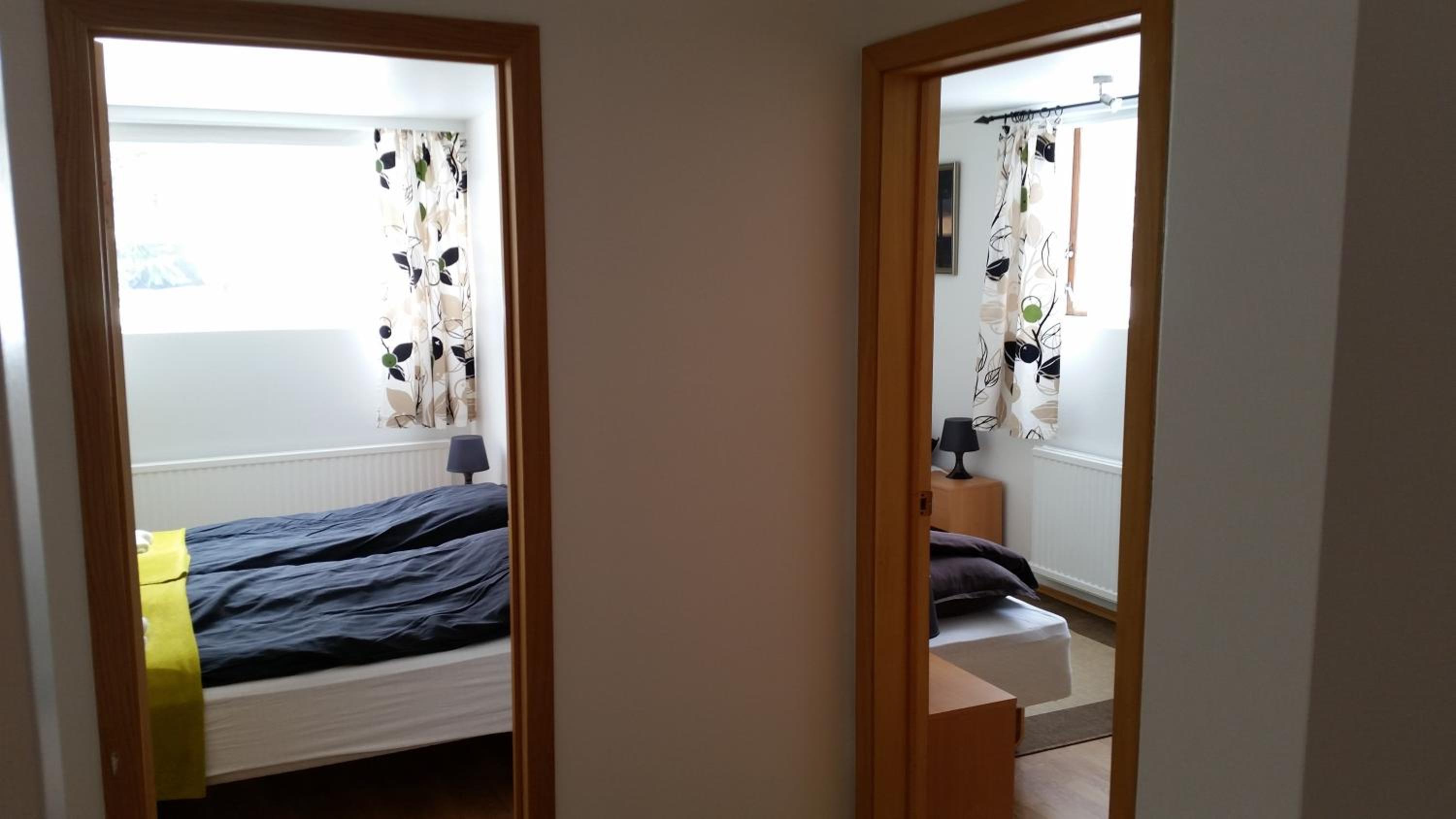 Twin Room with Bathroom - Photo 3
