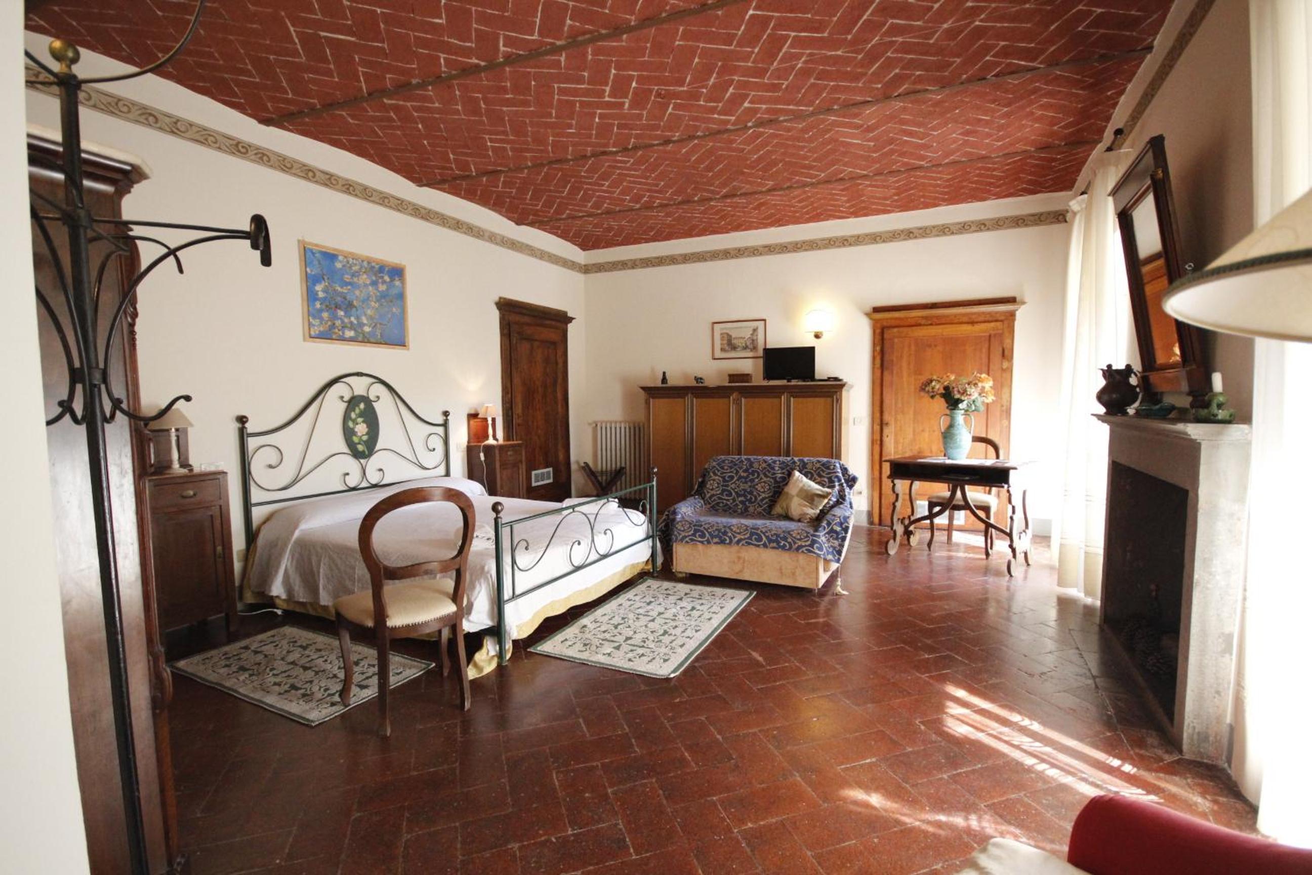 One-Bedroom Apartment with Terrace photo 1