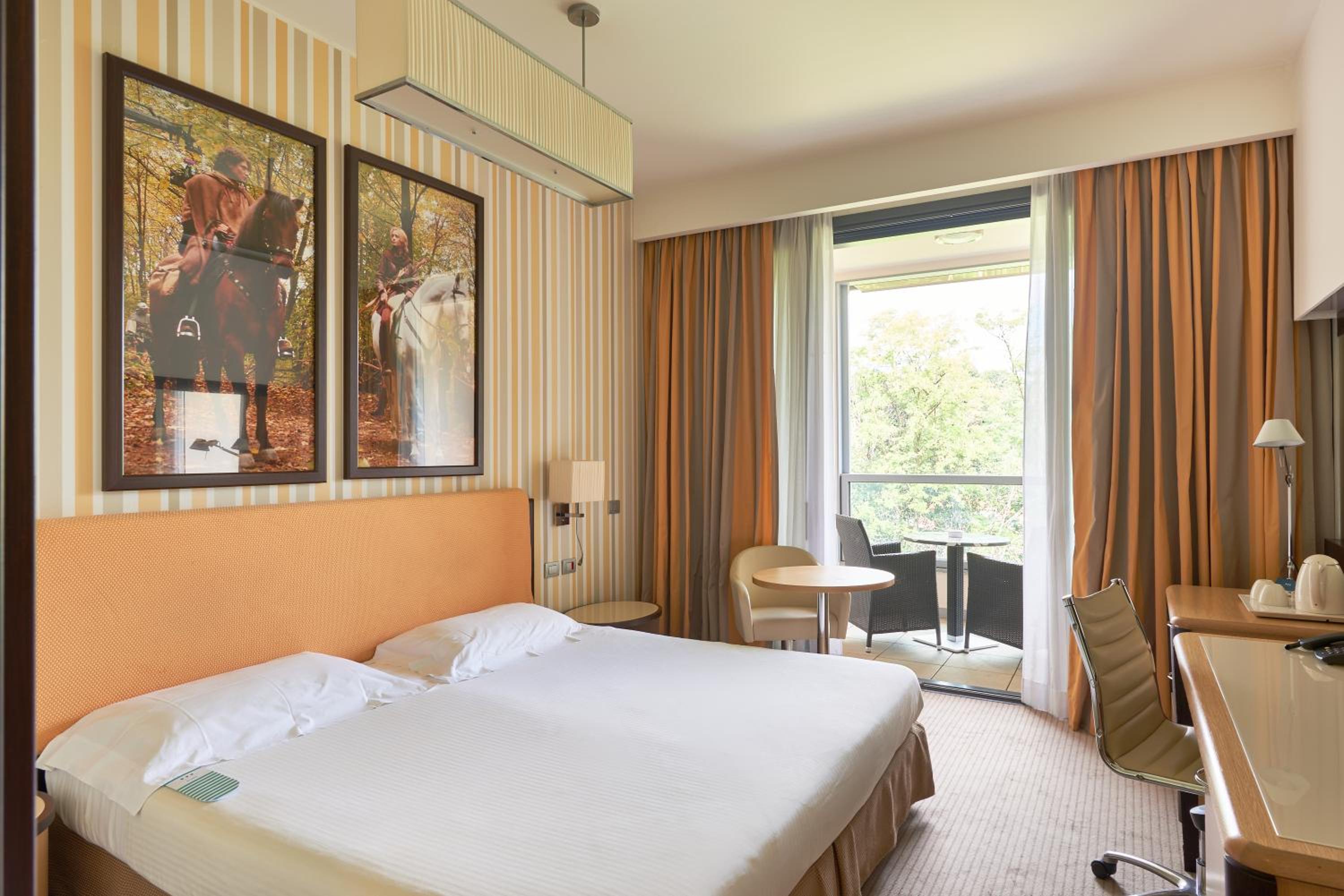 Double or Twin Room - Photo 4