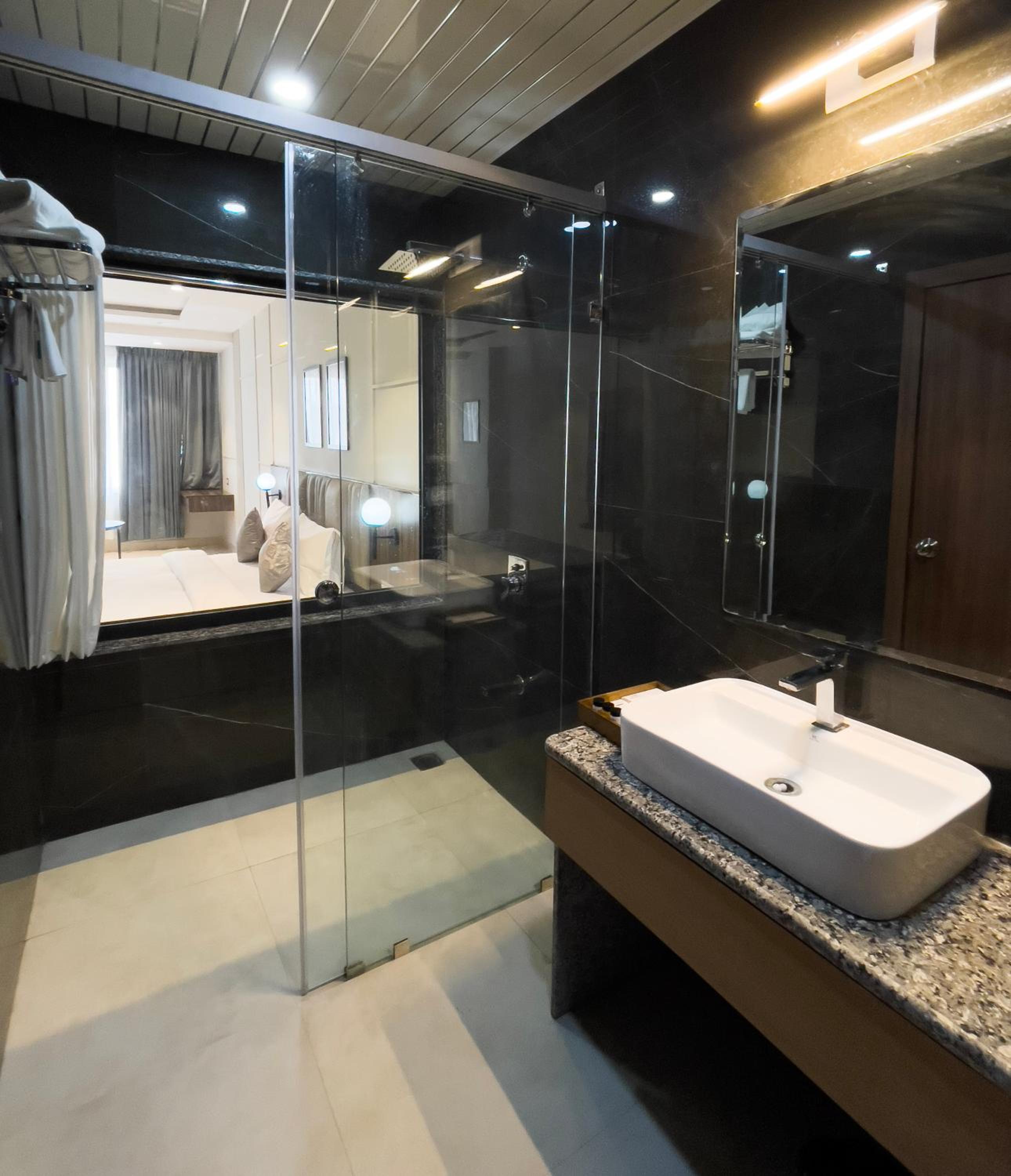Executive Room - Photo 9