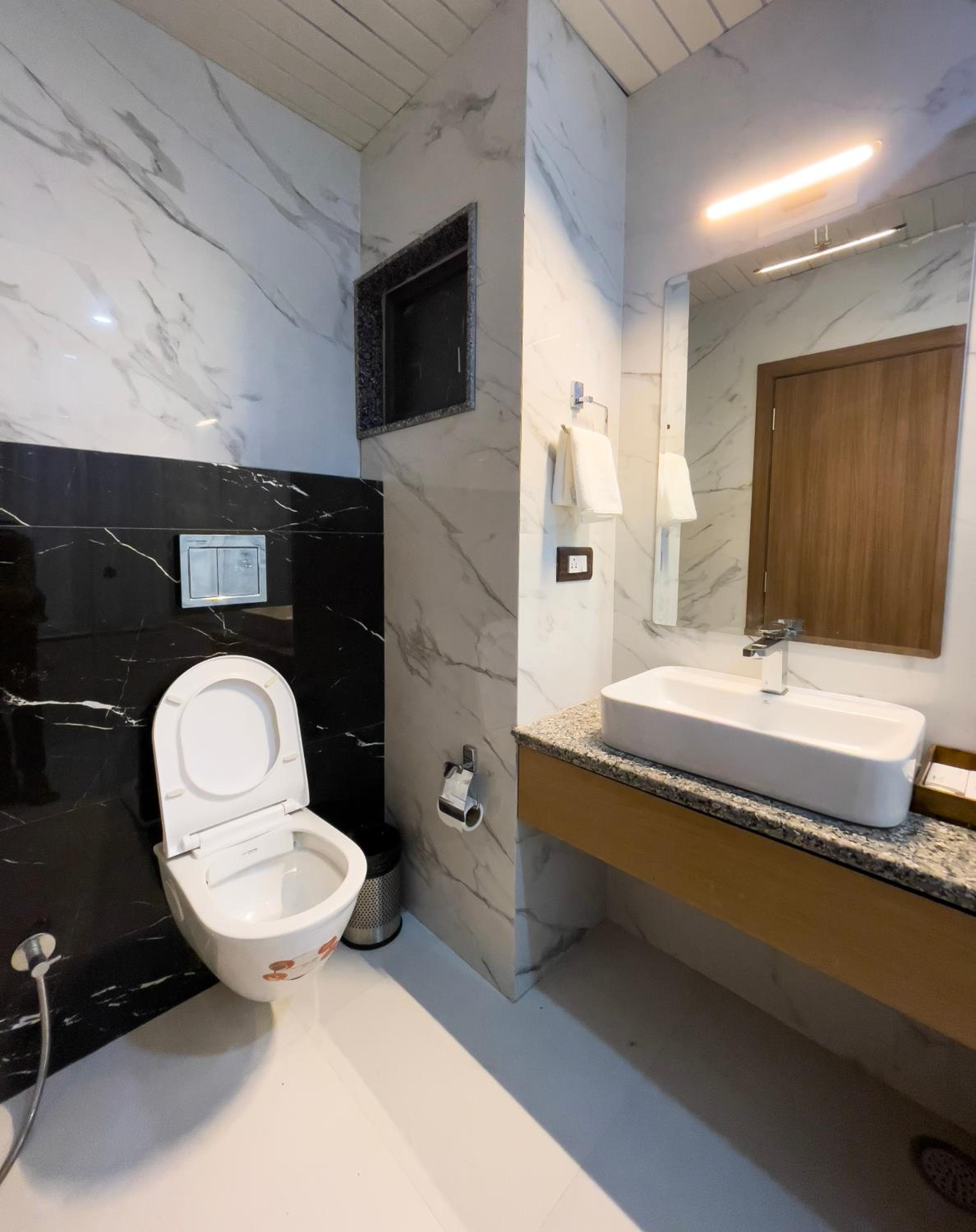Executive Room - Photo 7