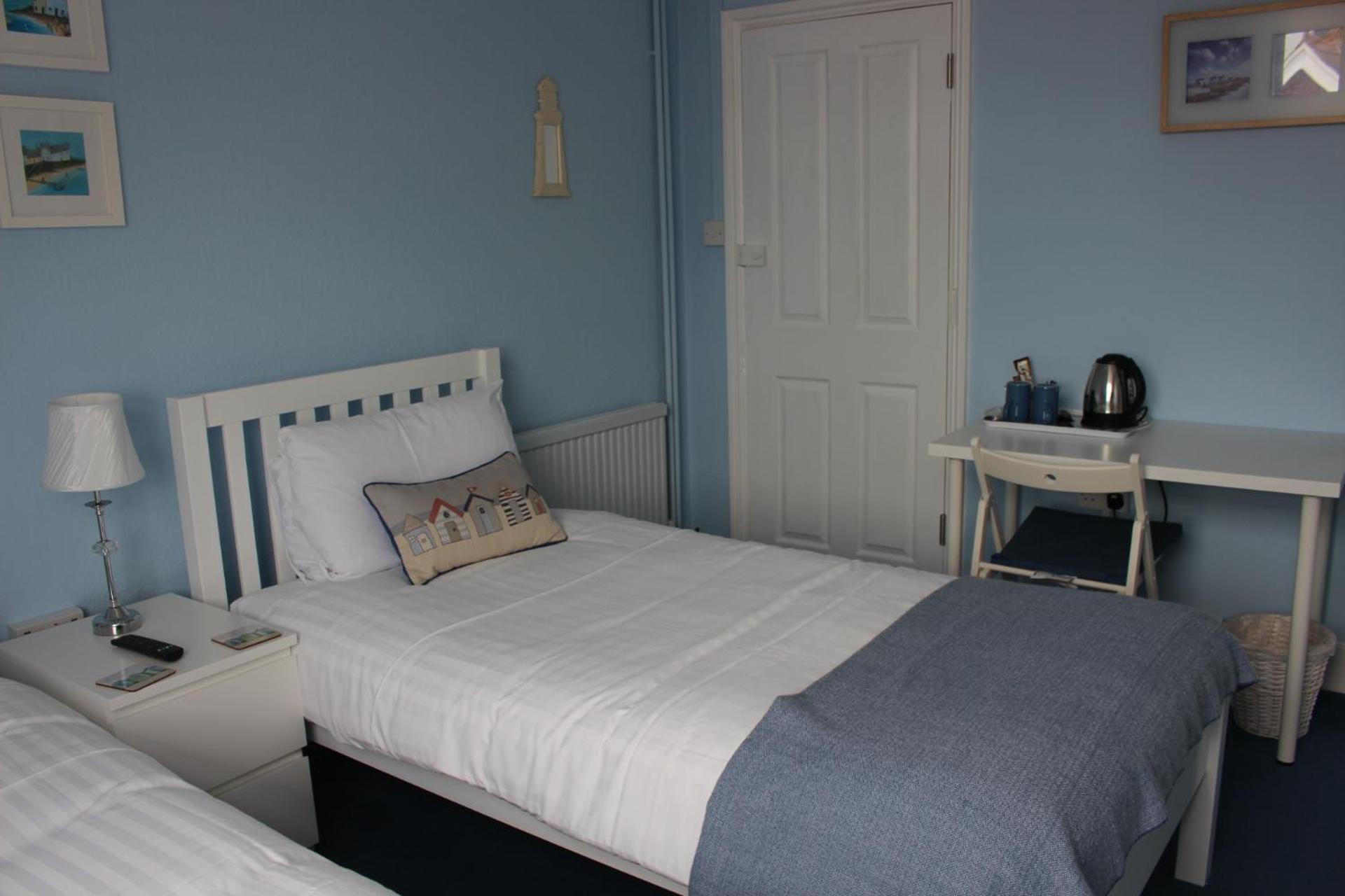 Standard Twin Room photo 3