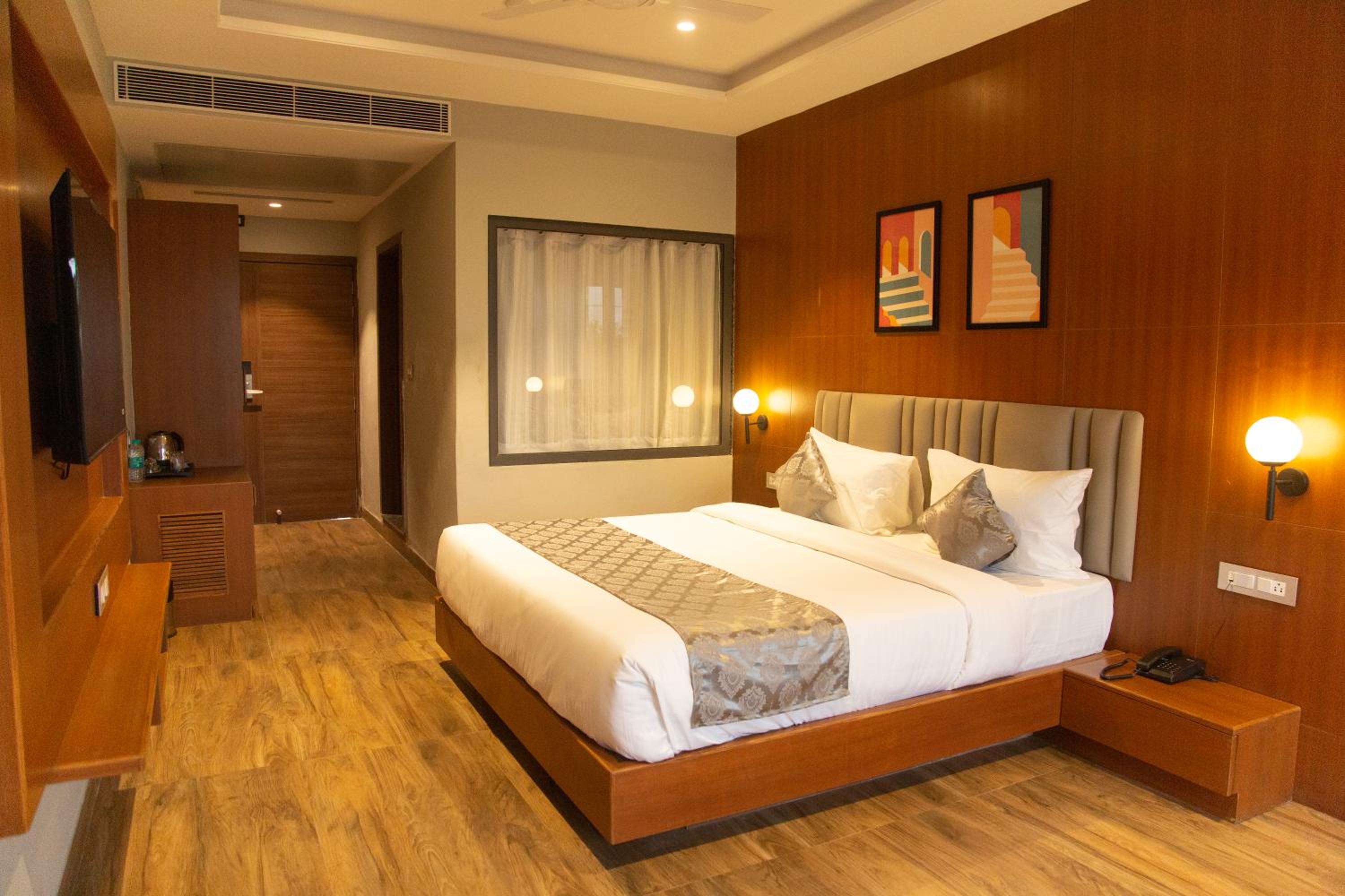 Executive Room - Photo 5