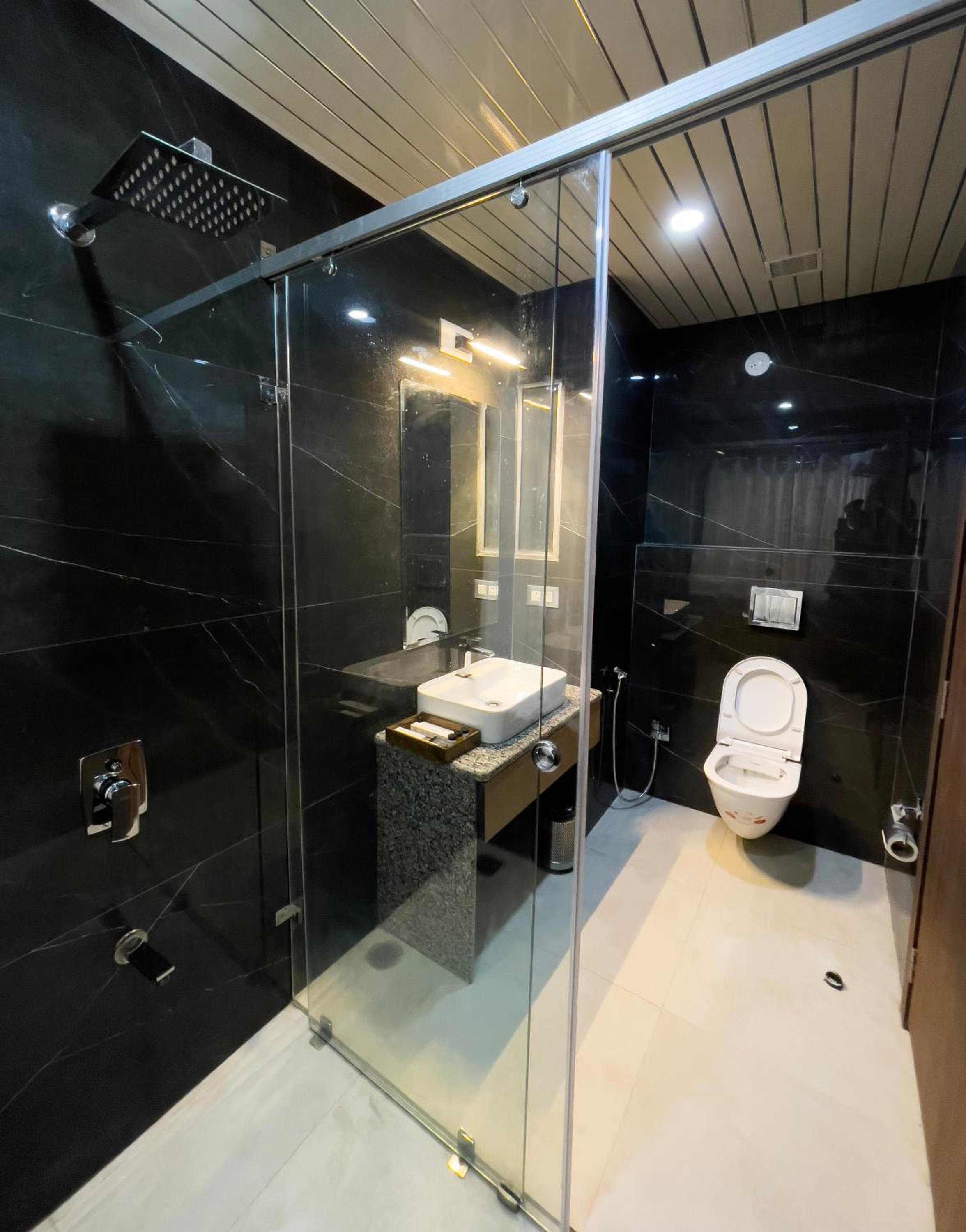 Executive Room - Photo 8