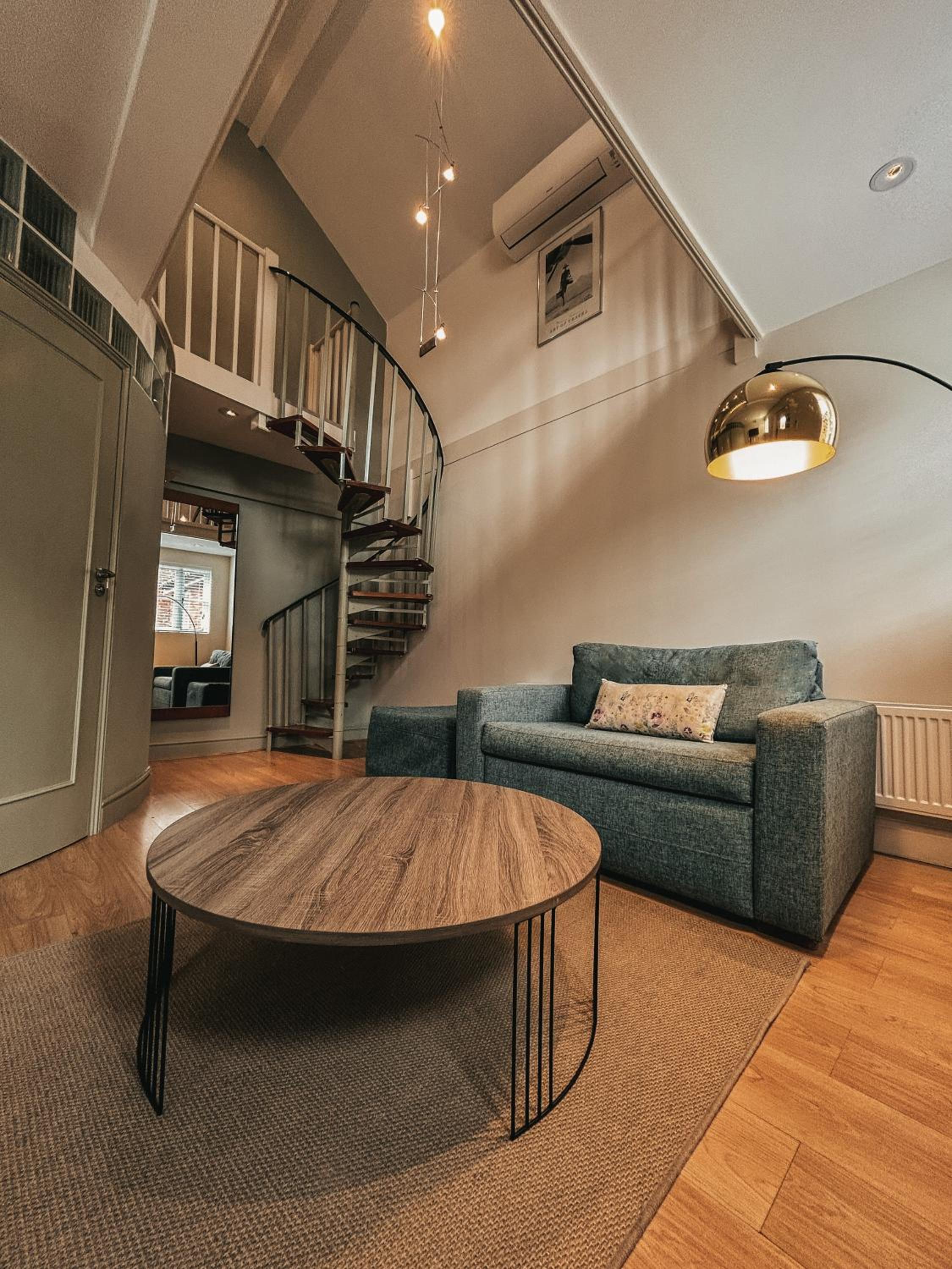 The Stable - Deluxe Family Room photo 2