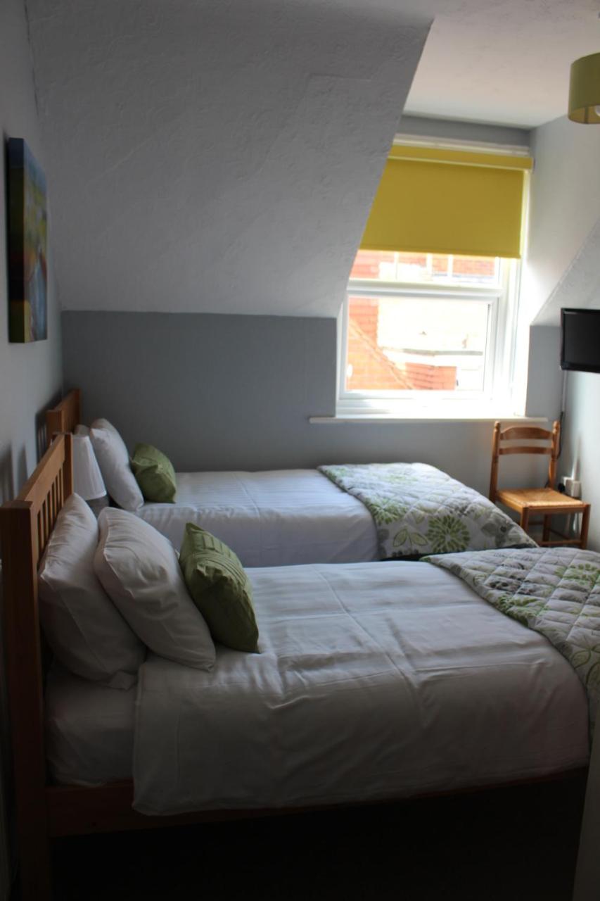 Standard Twin Room photo 2