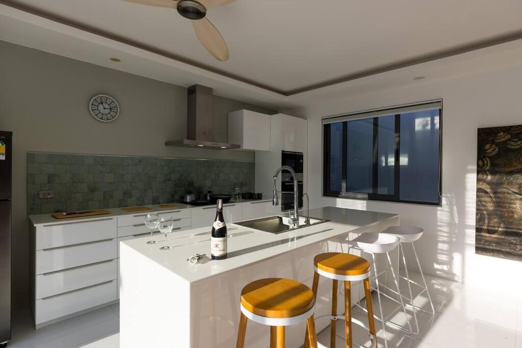 Three-Bedroom Villa photo 2