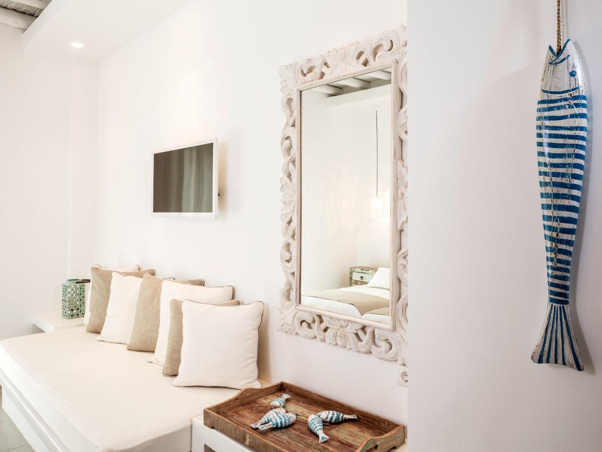 Triple Deluxe Room - Photo 10