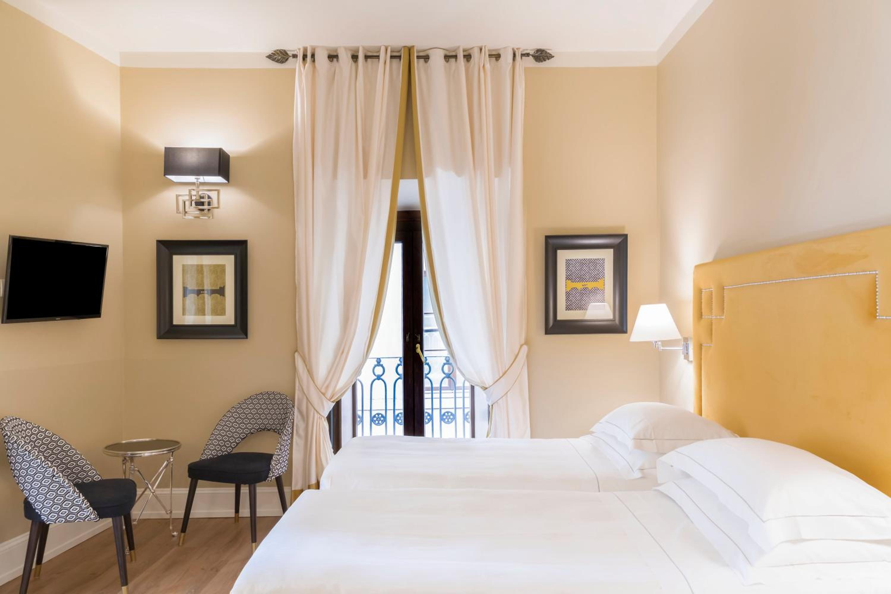 Superior Double or Twin Room - Photo 3