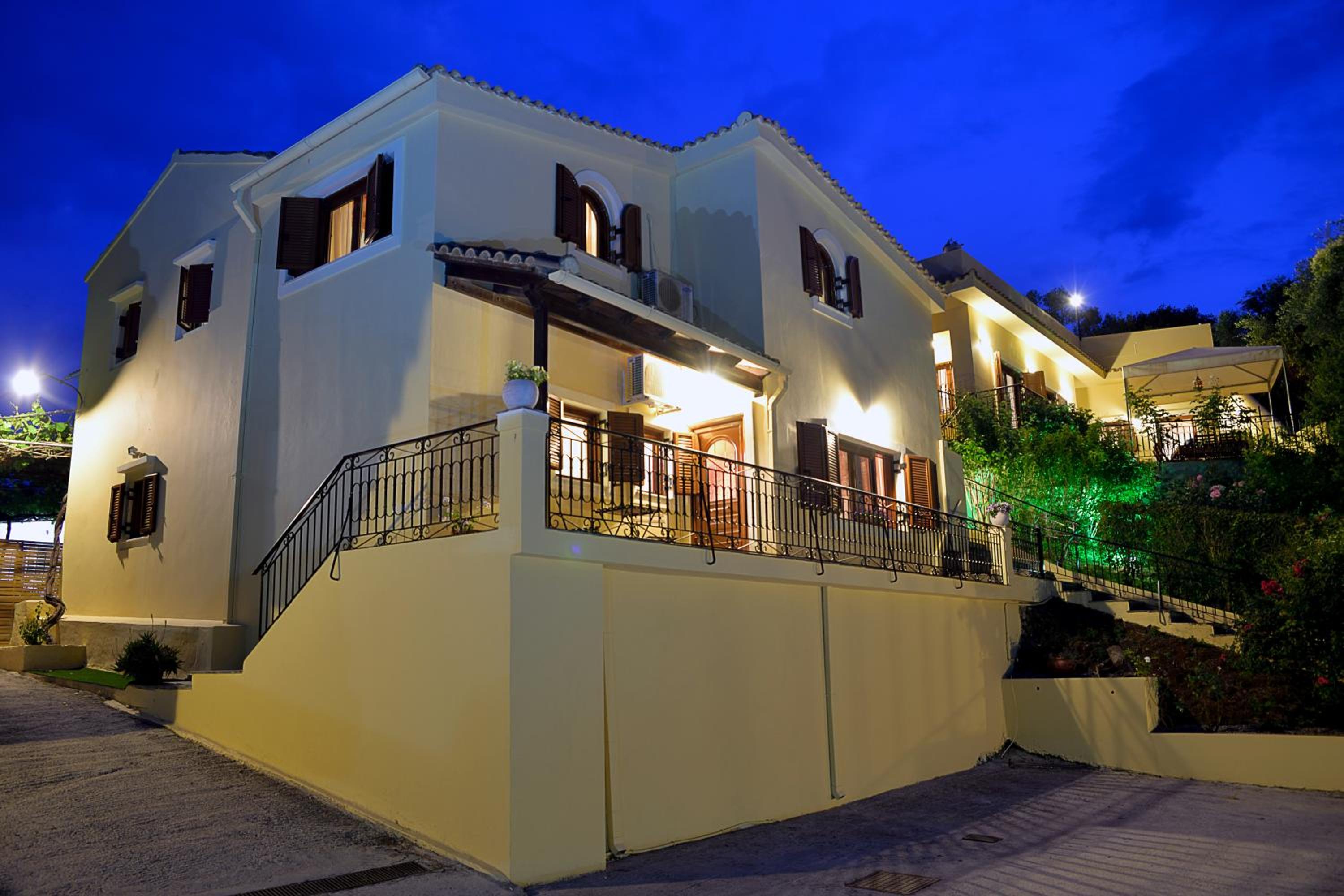 Villa with Private Pool photo 3
