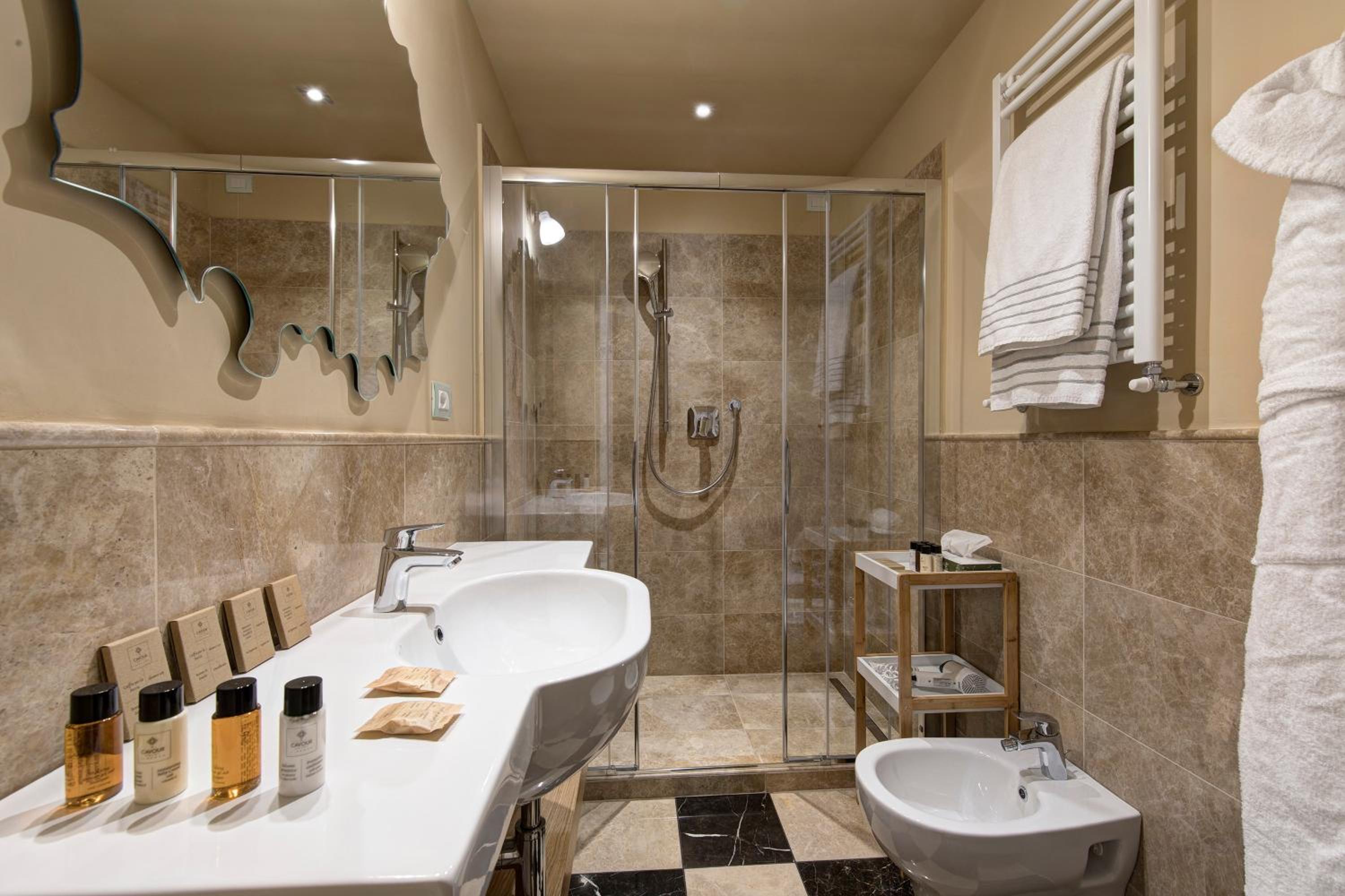 Classic Double or Twin Room - Photo 4
