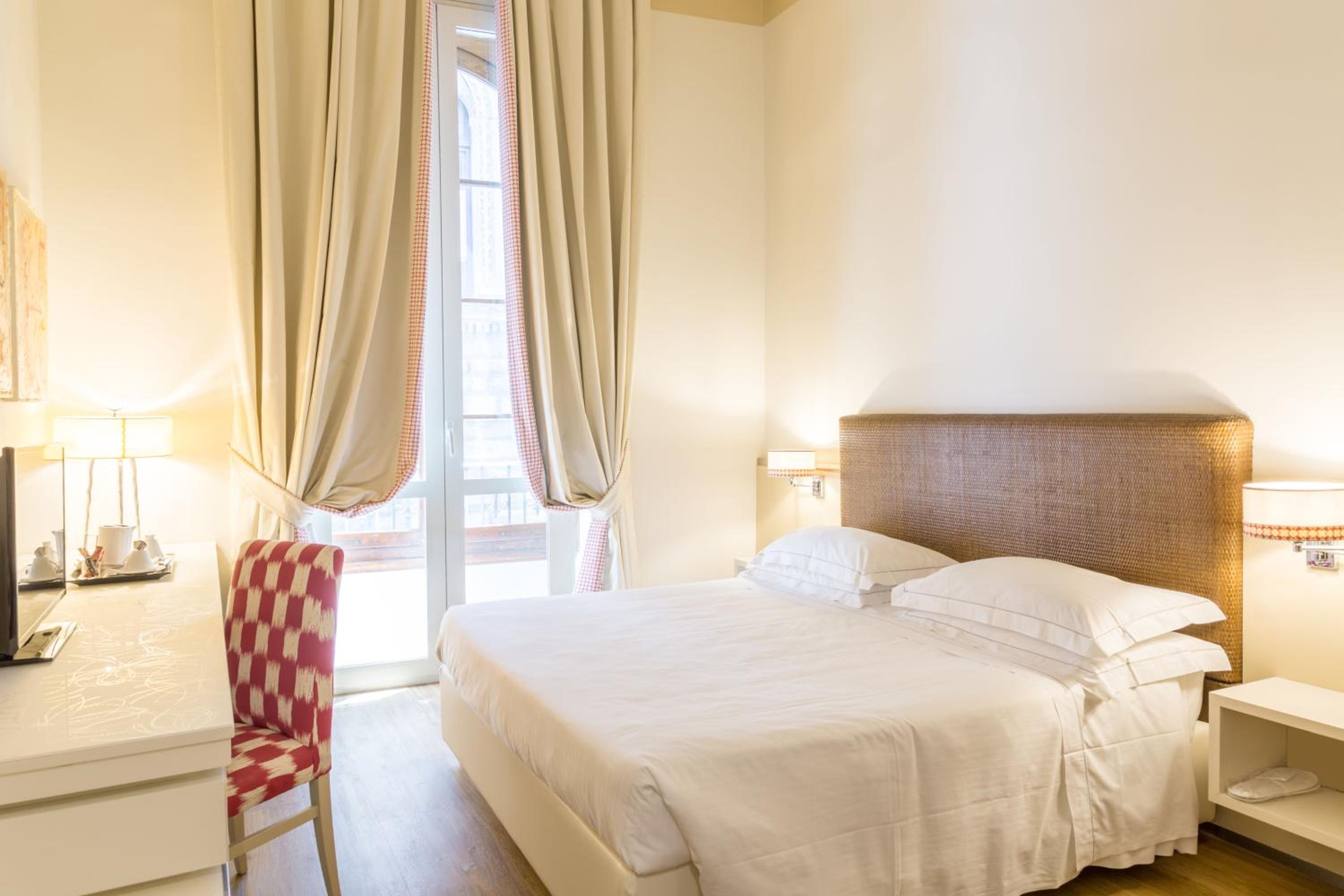 Classic Double or Twin Room - Photo 3