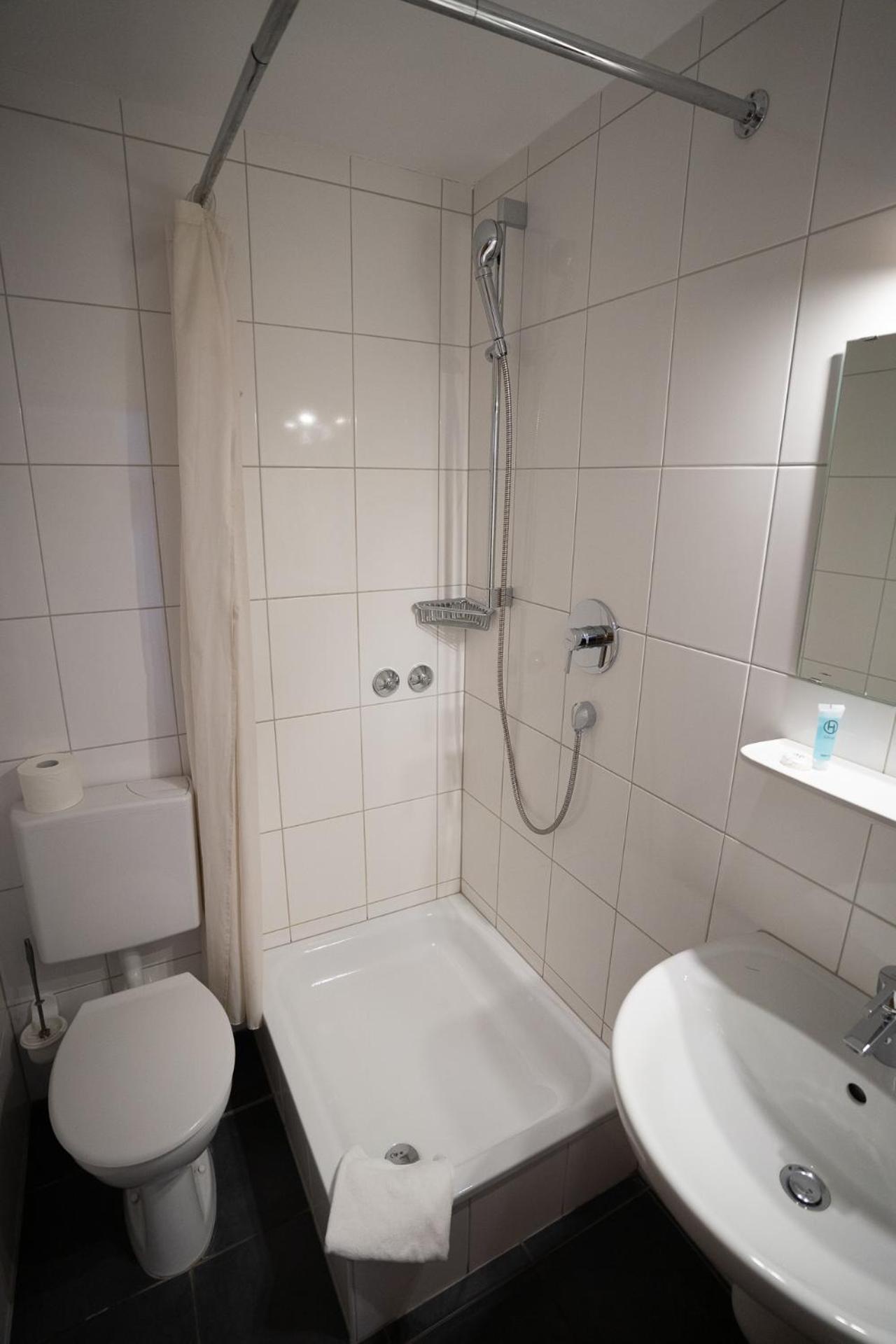 Single Room photo 3