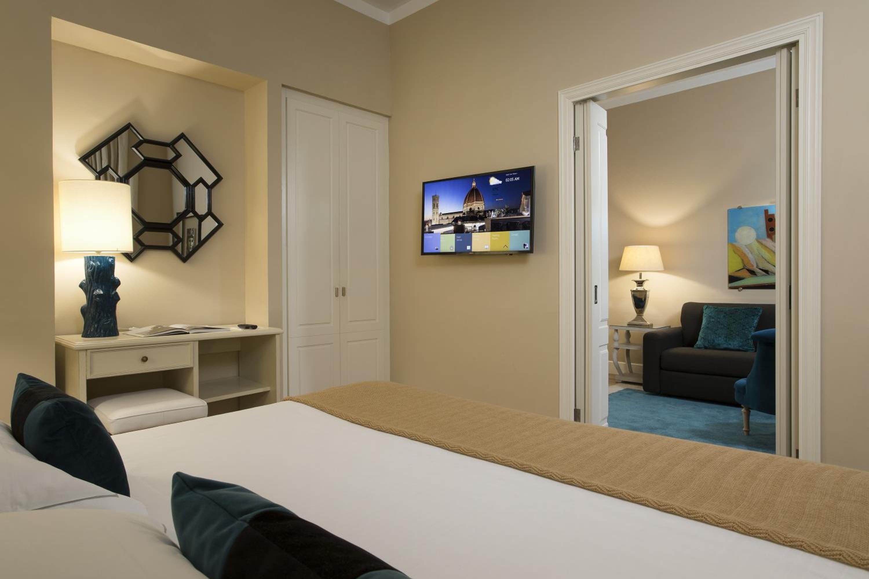 Suite - Photo 6