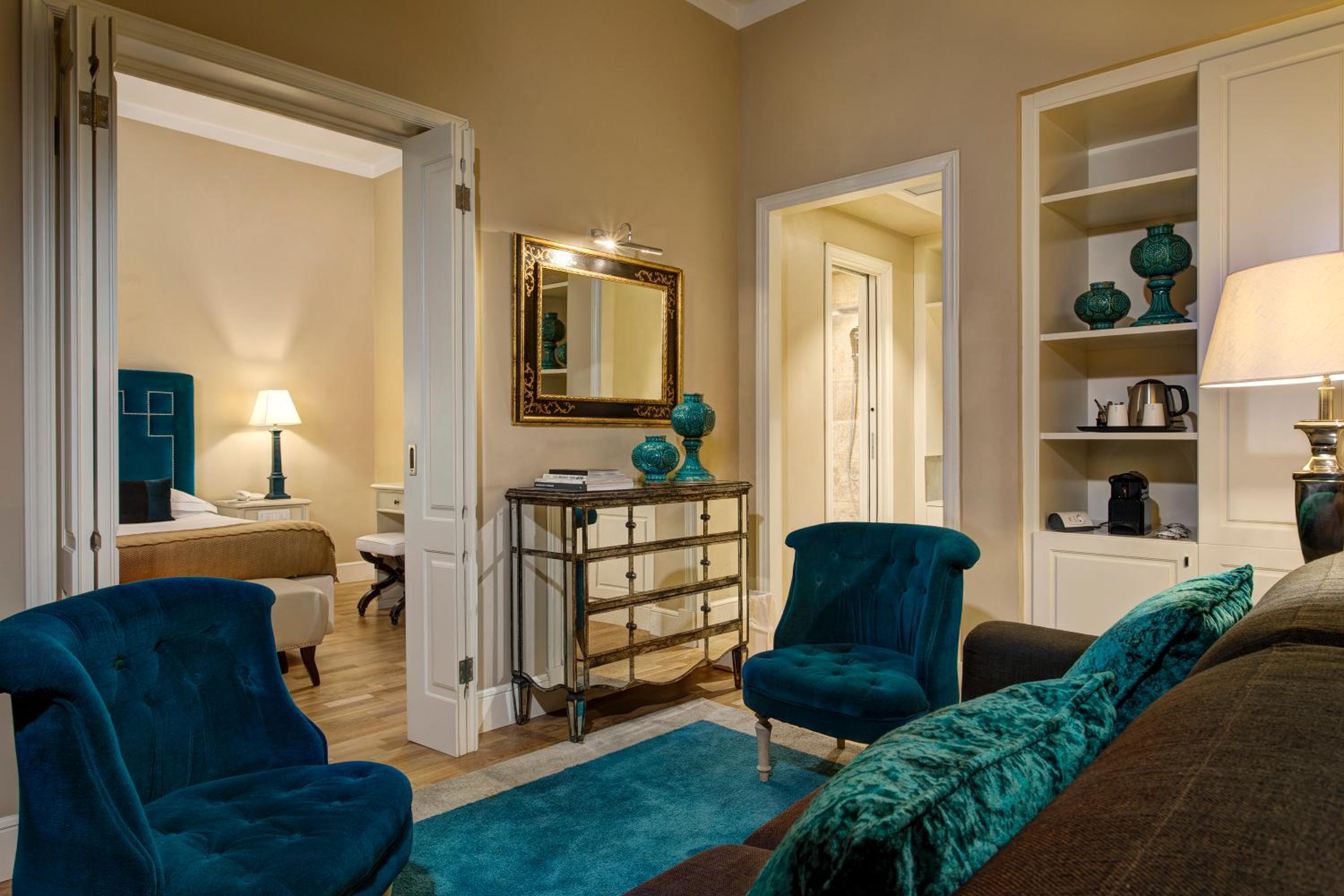 Suite - Photo 2
